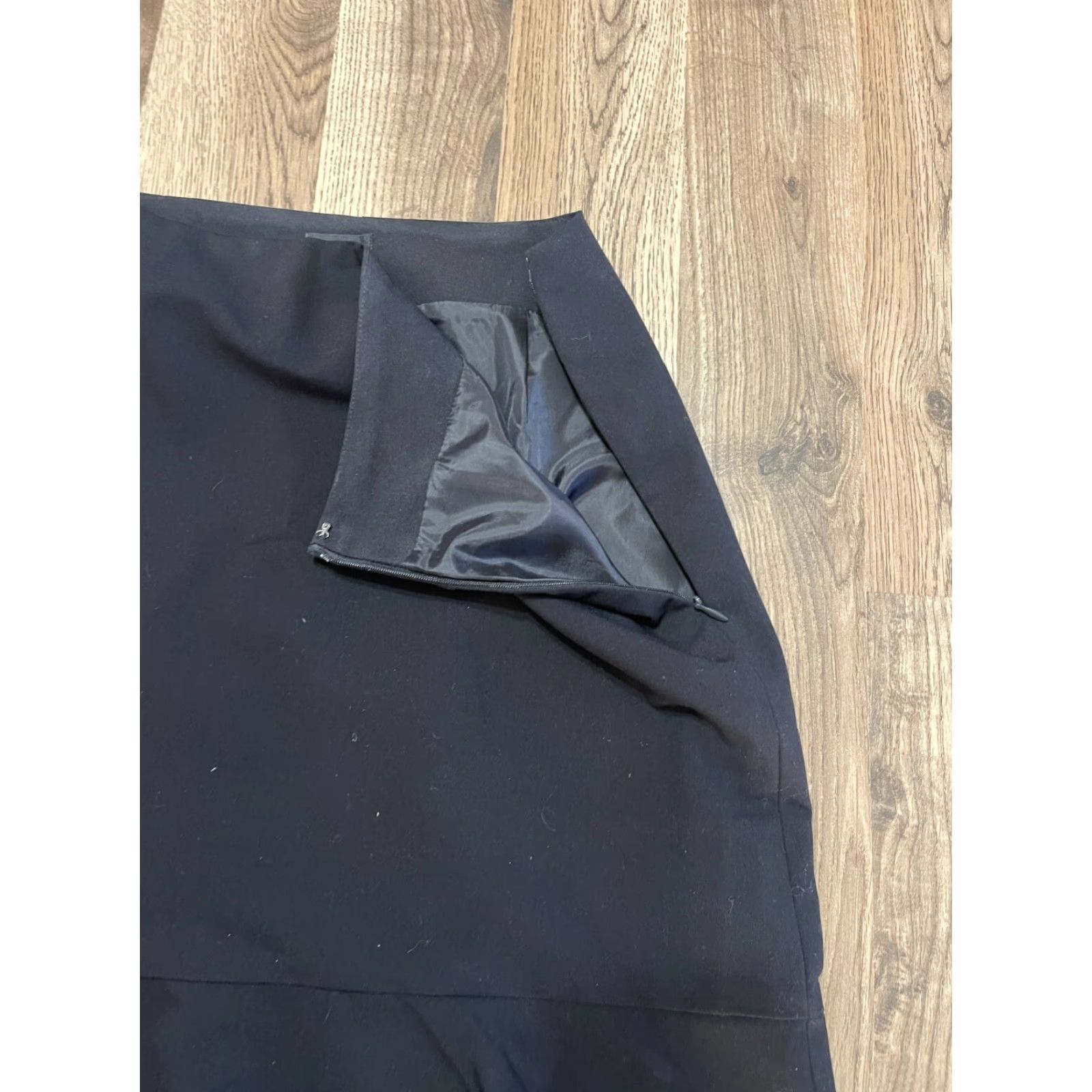 Worthington Worthington Skirt Women’s Size 10 Black Zip on the Side Flowy Hem Casual Short Skirt Pencil Style Women Size 32" / US 10 / IT 46 - 3 Thumbnail
