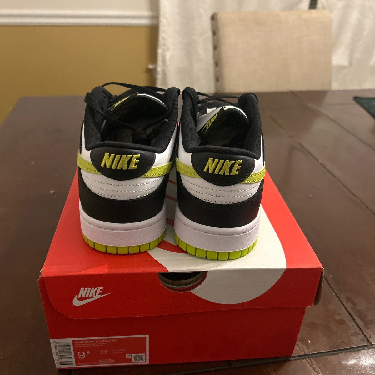 Nike Nike Dunk Low in White, Black, Green Size US 9.5 / EU 42-43 - 5 Thumbnail