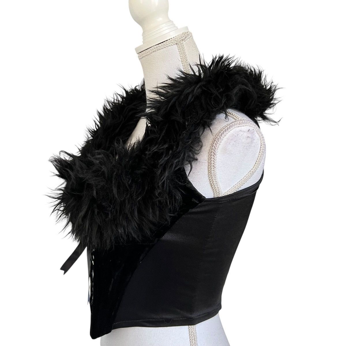 Other Vintage Catwalk Collection England Faux Fur Lace Up Corset Size XS / US 0-2 / IT 36-38 - 4 Thumbnail