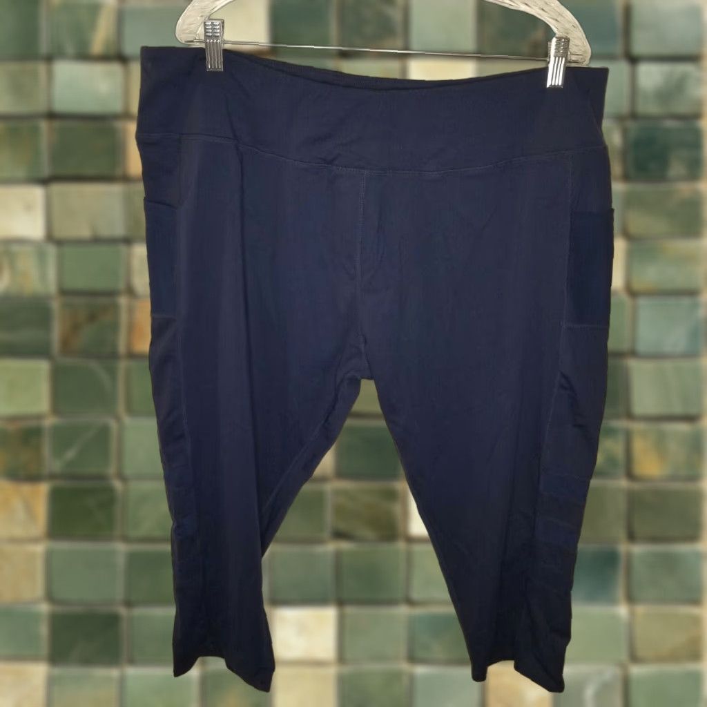 Vintage Womens Leggings Capri Yoga 4XL Blue Activewear Capri Womens 4XL blue leggings Size 40" / US 18 - 1 Thumbnail