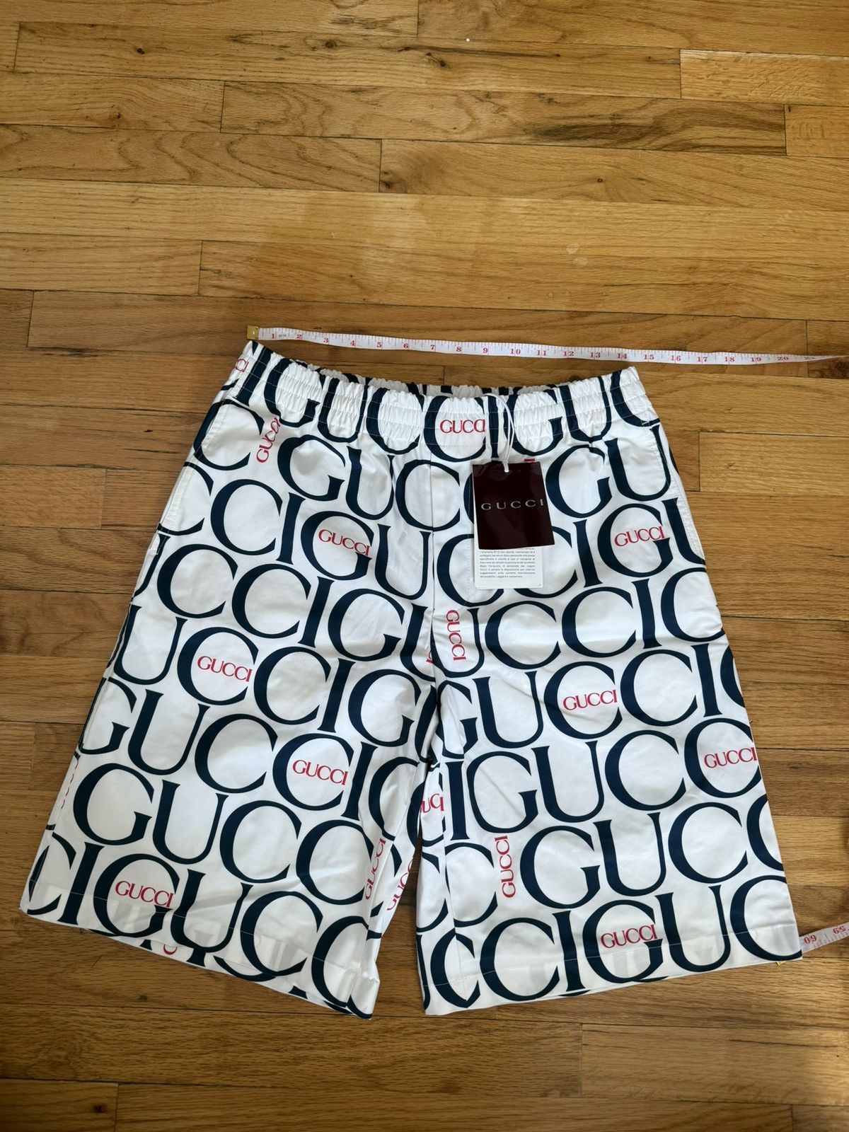 Gucci Gucci Logo Swin Trunks Size US 30 / EU 46 - 1 Thumbnail