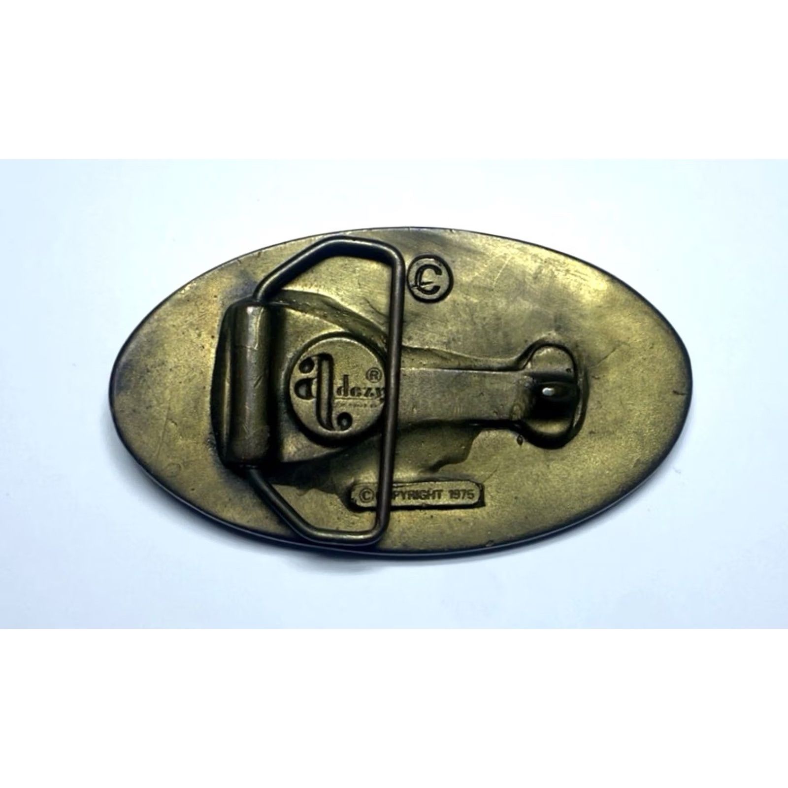 Vintage VINTAGE Adezy Denver 'Skier' Brass Belt Buckle Shirt Mens Vintage 1975 Skiing Gold Brass Related 1970s Sets Size ONE SIZE - 6 Thumbnail