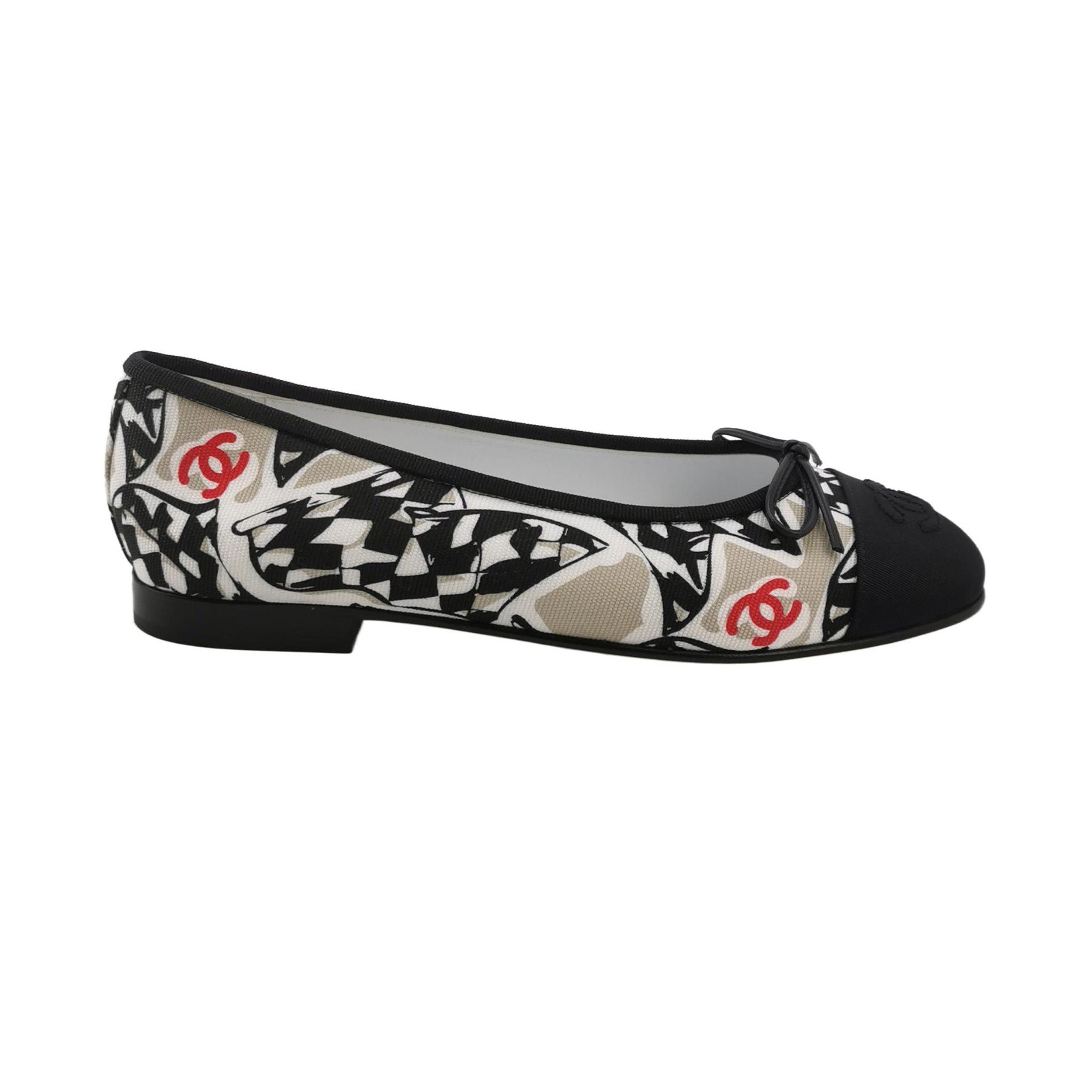 Chanel Chanel Women 6 Flats Size US 6 / IT 36 - 1 Thumbnail
