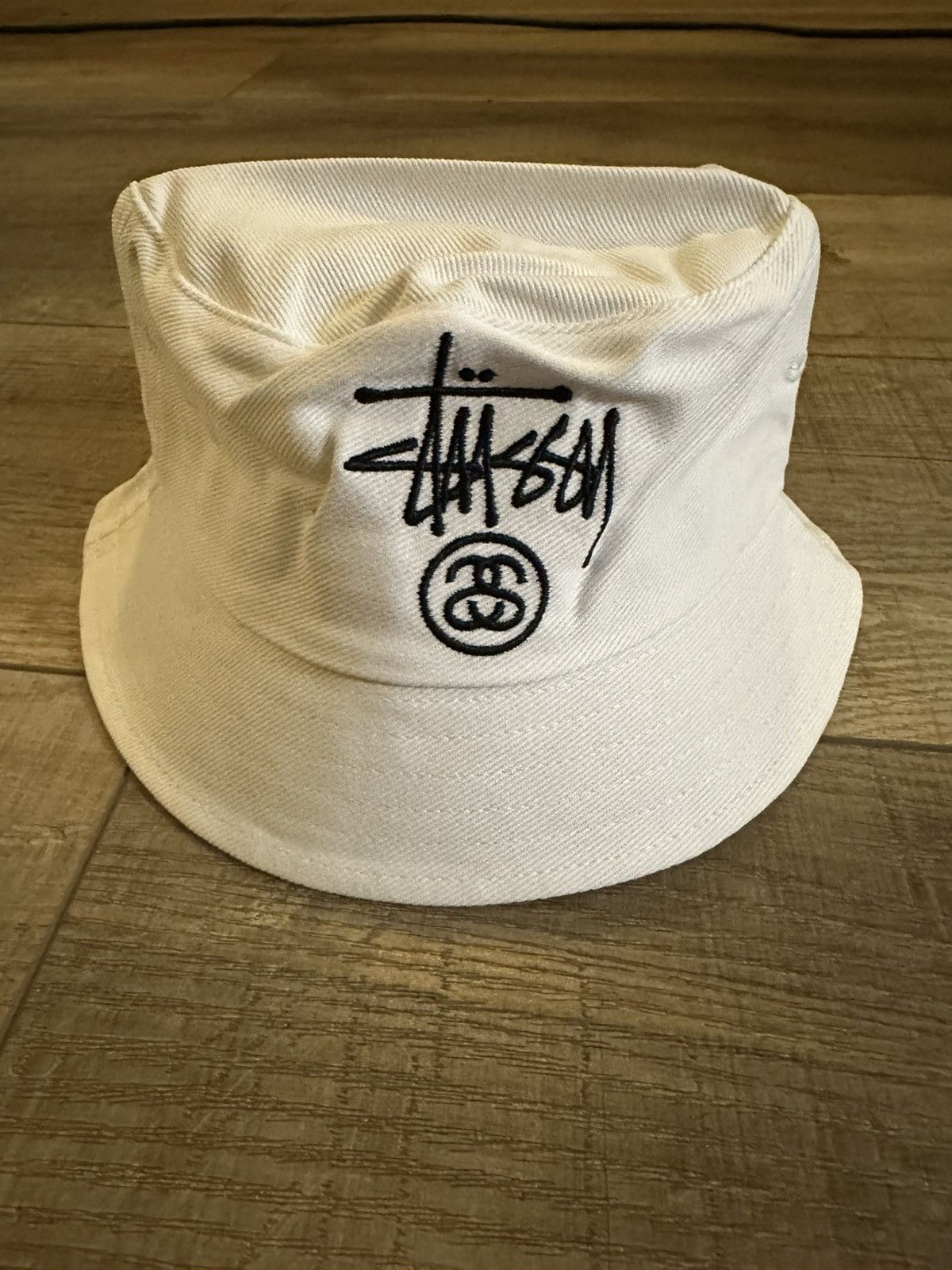 Stussy STUSSY BUCKET HAT WHITE | Grailed