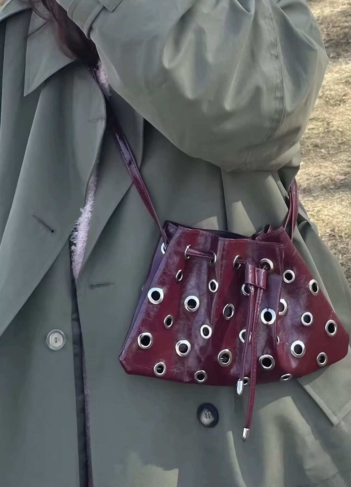 Japanese Brand Retro Hollow Handbag Drawstring Crossbody Bag Size ONE SIZE - 4 Thumbnail