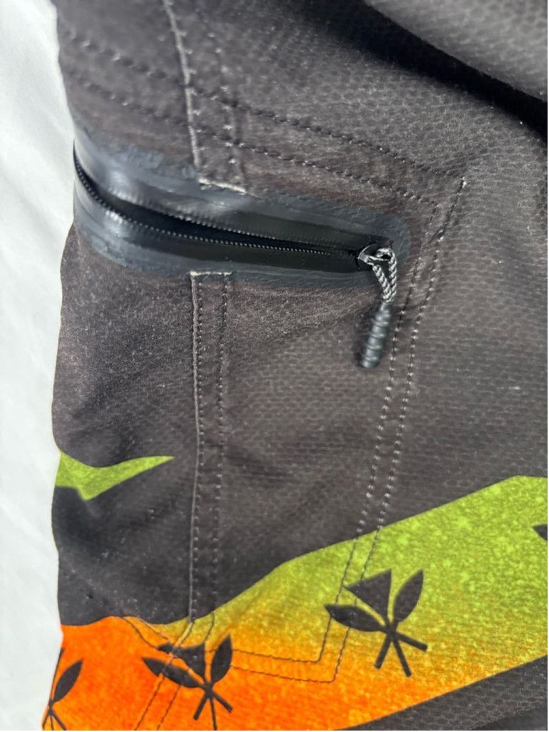 Volcom Men's Volcom Board Shorts Size 33 Black Orange Green Size US 33 - 10 Thumbnail