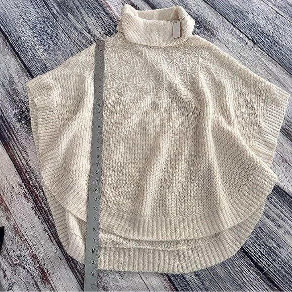 Talbots NWT Talbots Ivory Knit Poncho Pullover Size S / US 4 / IT 40 - 8 Thumbnail