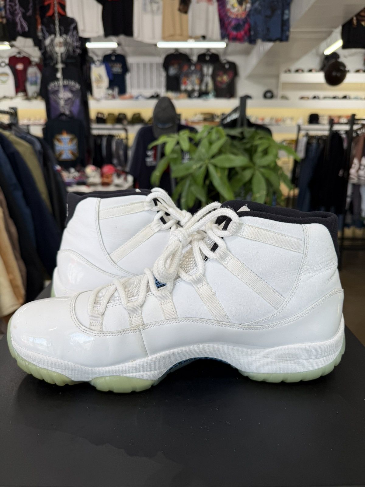 Jordan Brand Air Jordan 11 Legend Blue Size 13 (2014) Size US 13 / EU 46 - 4 Thumbnail