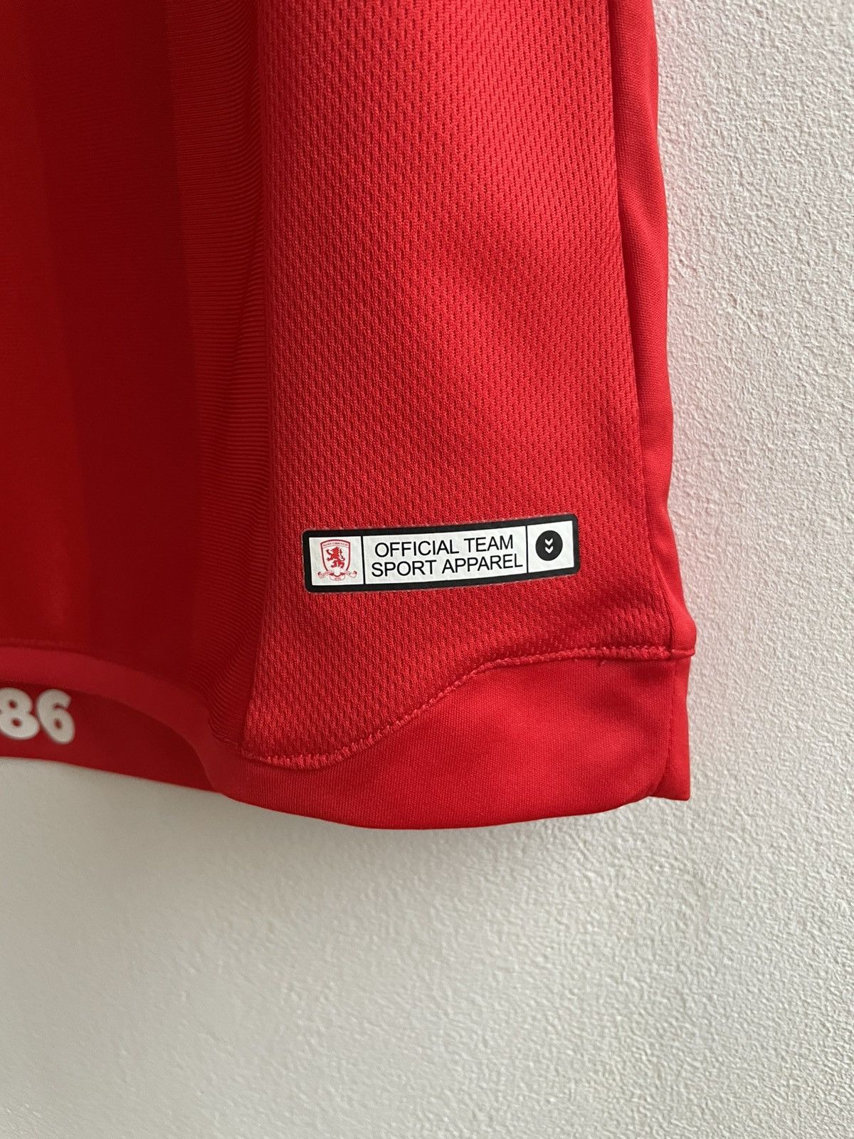 Hummel Middlesbrough 2018 2019 Home Football Shirt Soccer Jersey Size US L / EU 52-54 / 3 - 5 Thumbnail