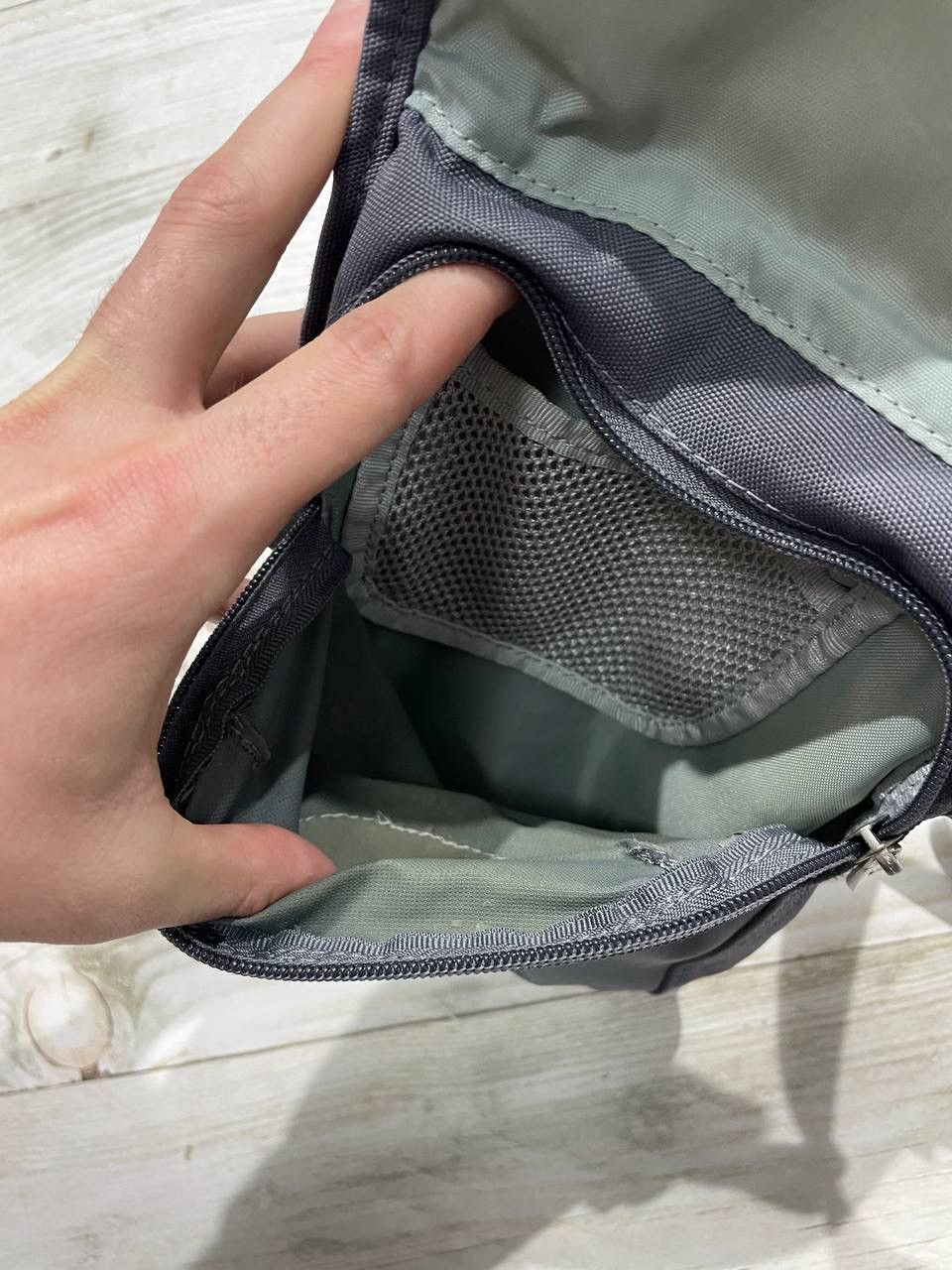 Nike Vintage Nike Sling Bag Messenger Swoosh 00s Size ONE SIZE - 11 Thumbnail