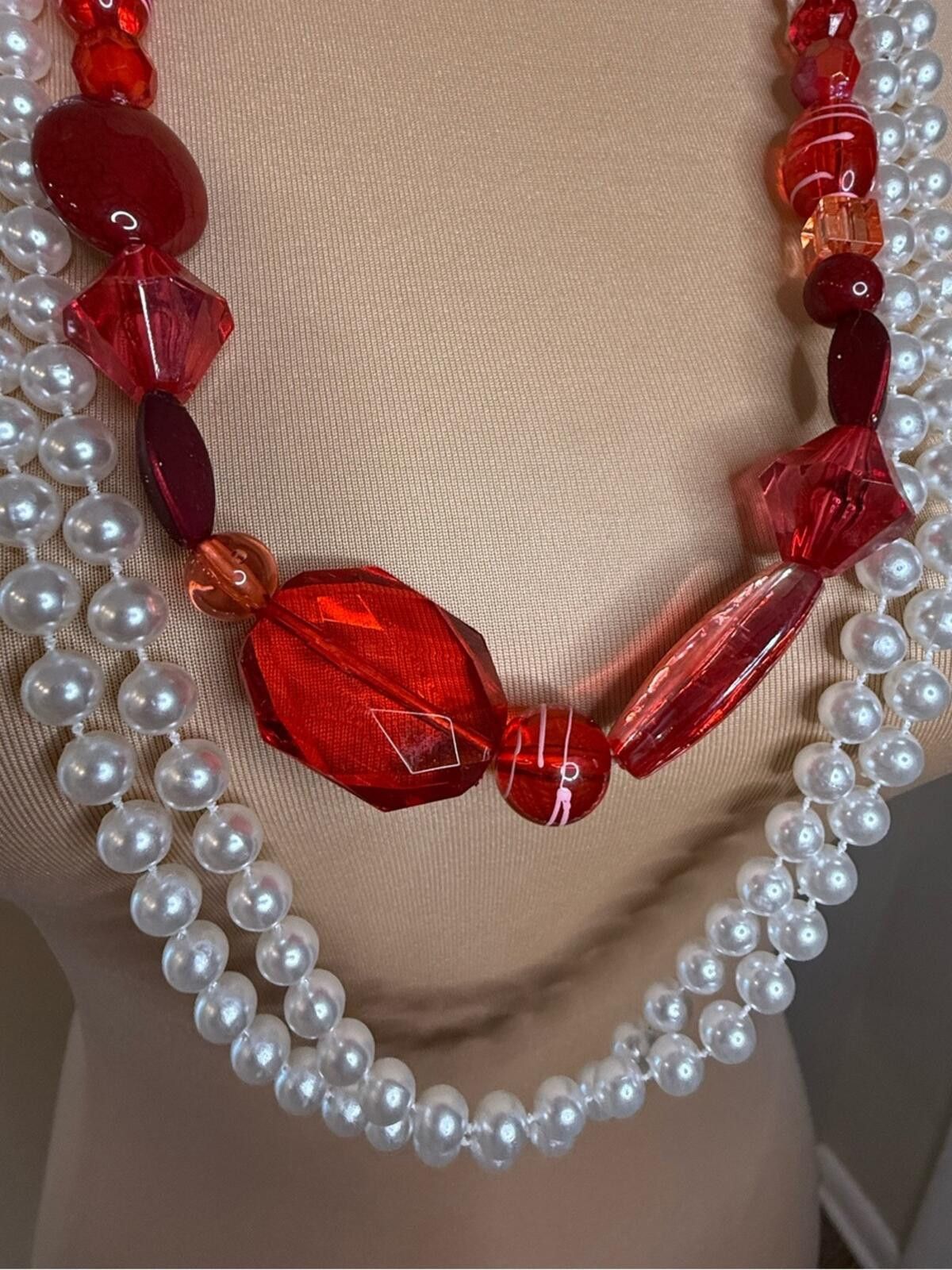 Other White pearlescent & red bead necklace set costume jewelry Size ONE SIZE - 3 Thumbnail