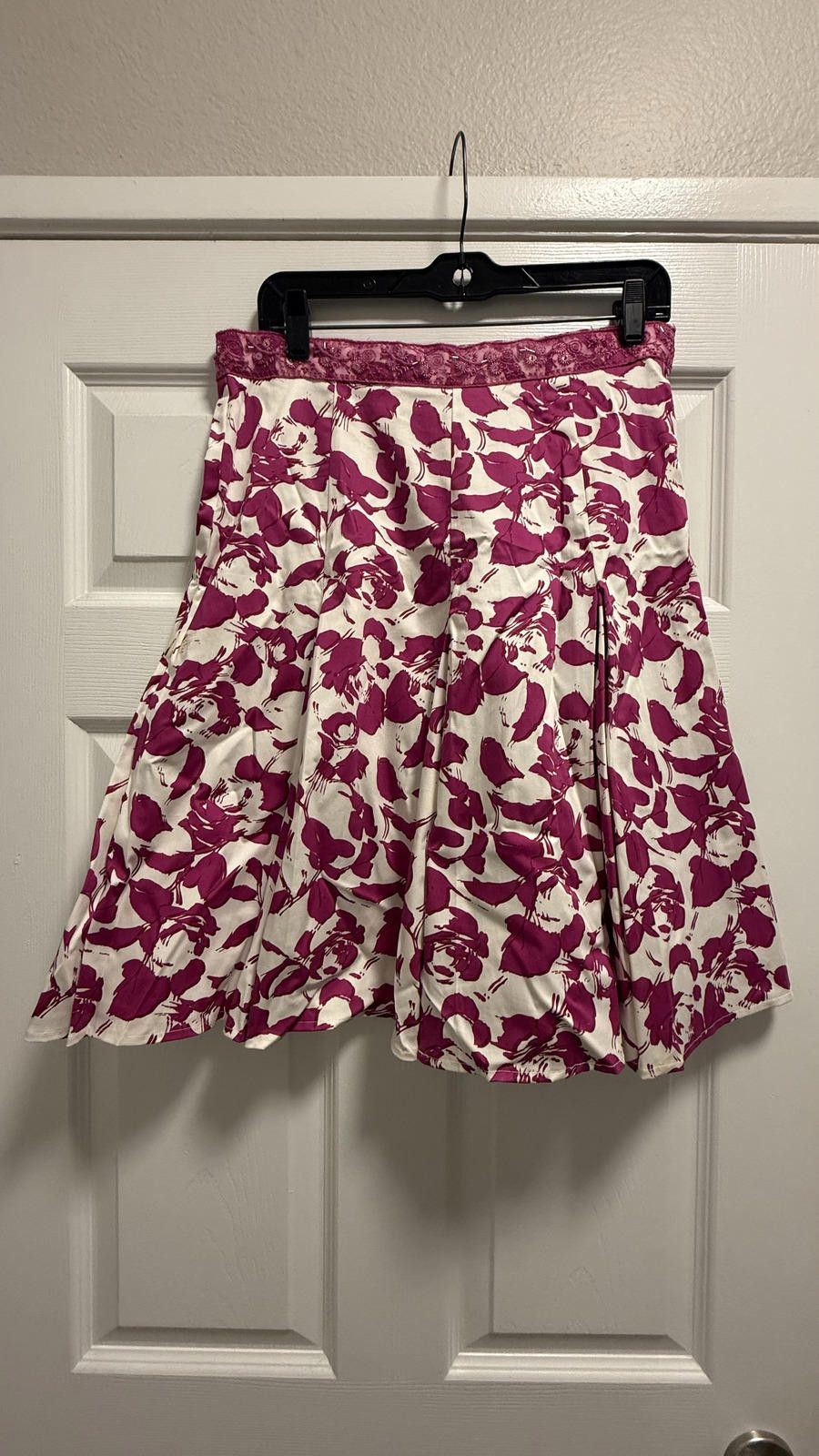 Industry of All Nations Notations Floral Skirt - Elegant Purple & White Design Size 30" / US 8 / IT 44 - 1 Thumbnail