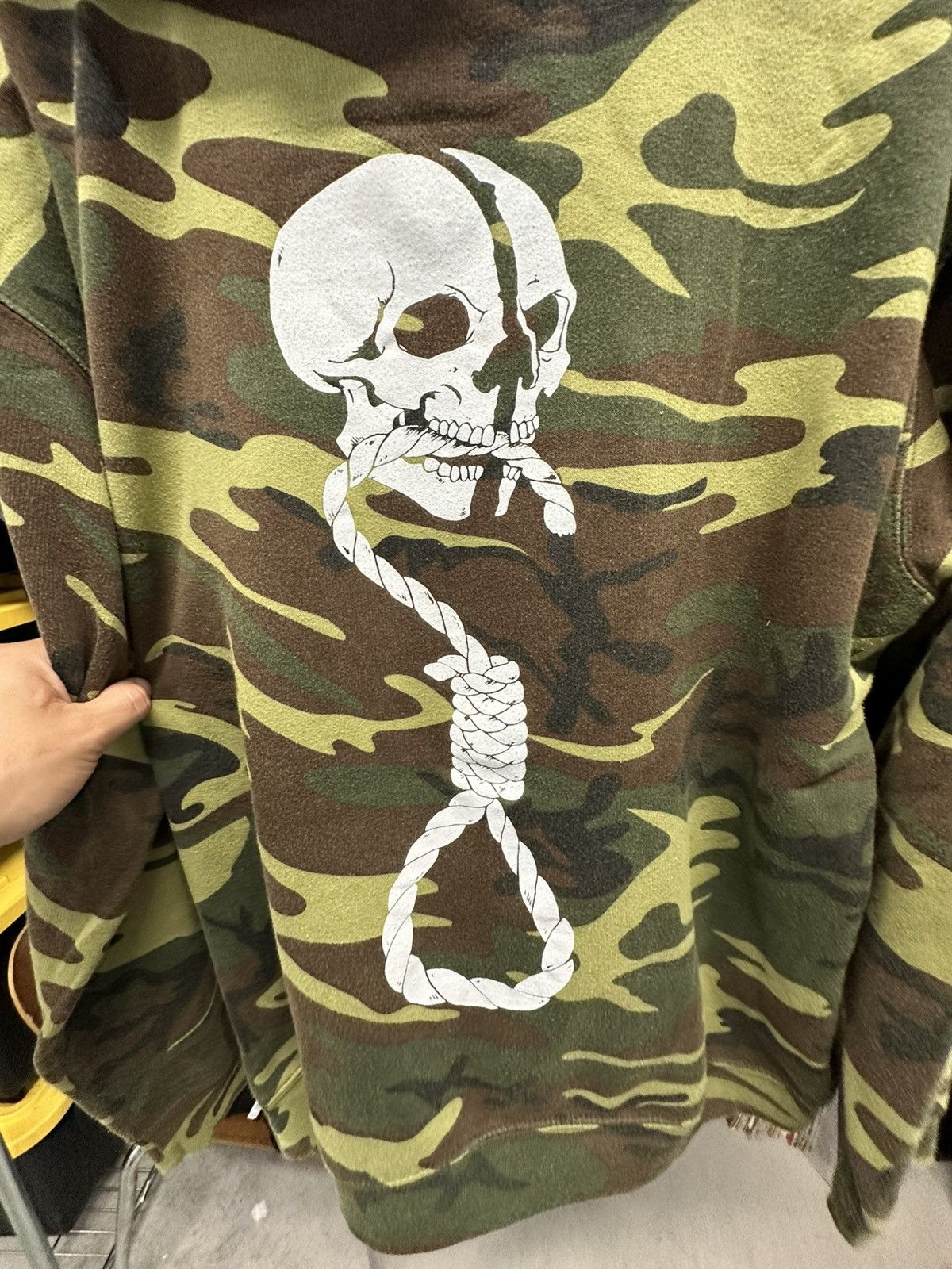 Band Tees Rare* Expire band Pull-over camouflage Size US M / EU 48-50 / 2 - 3 Thumbnail