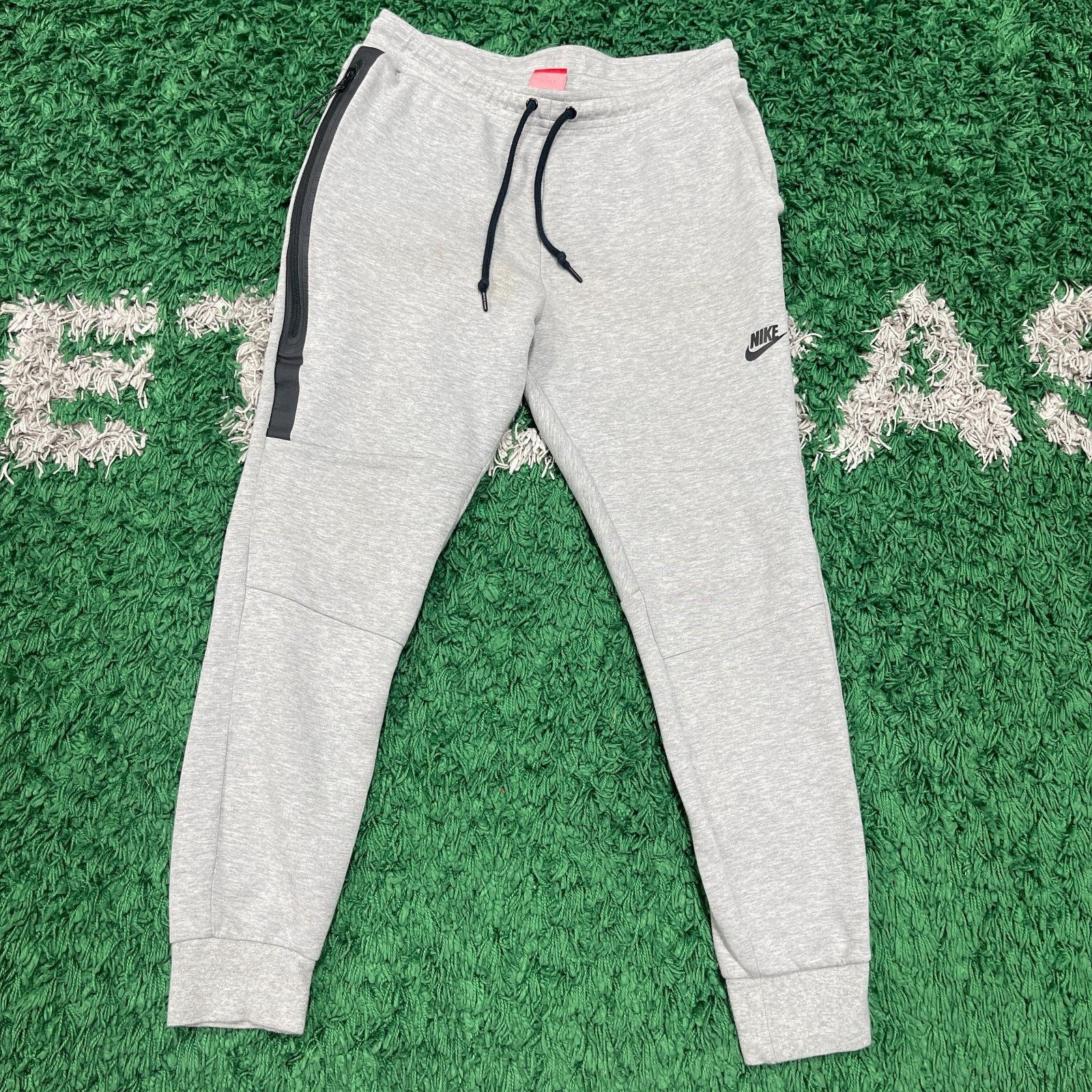 Nike Nike Sportswear Tech Fleece joggers Sweatpants size Medium Size US 30 / EU 46 - 1 Thumbnail
