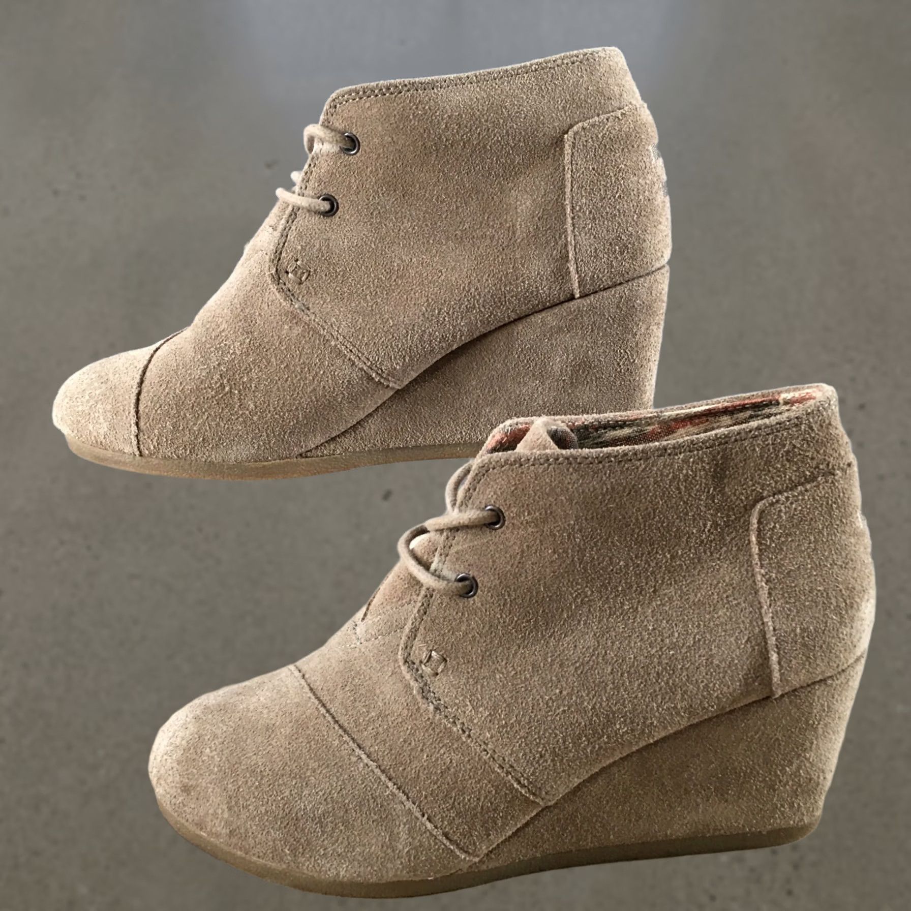 Toms TOMS Boots Womens 7.5 Desert Beige Lace Up Ankle Top Comfort Wedge Heels 741116 Size M / US 6-8 / IT 42-44 - 1 Thumbnail