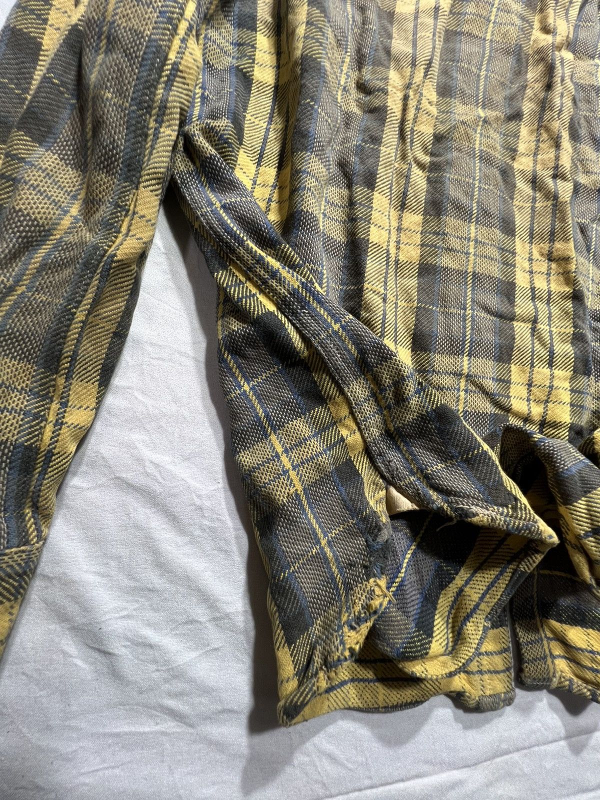 Levi's Levis yellow and black plaid flannel shirt Size US L / EU 52-54 / 3 - 14 Thumbnail