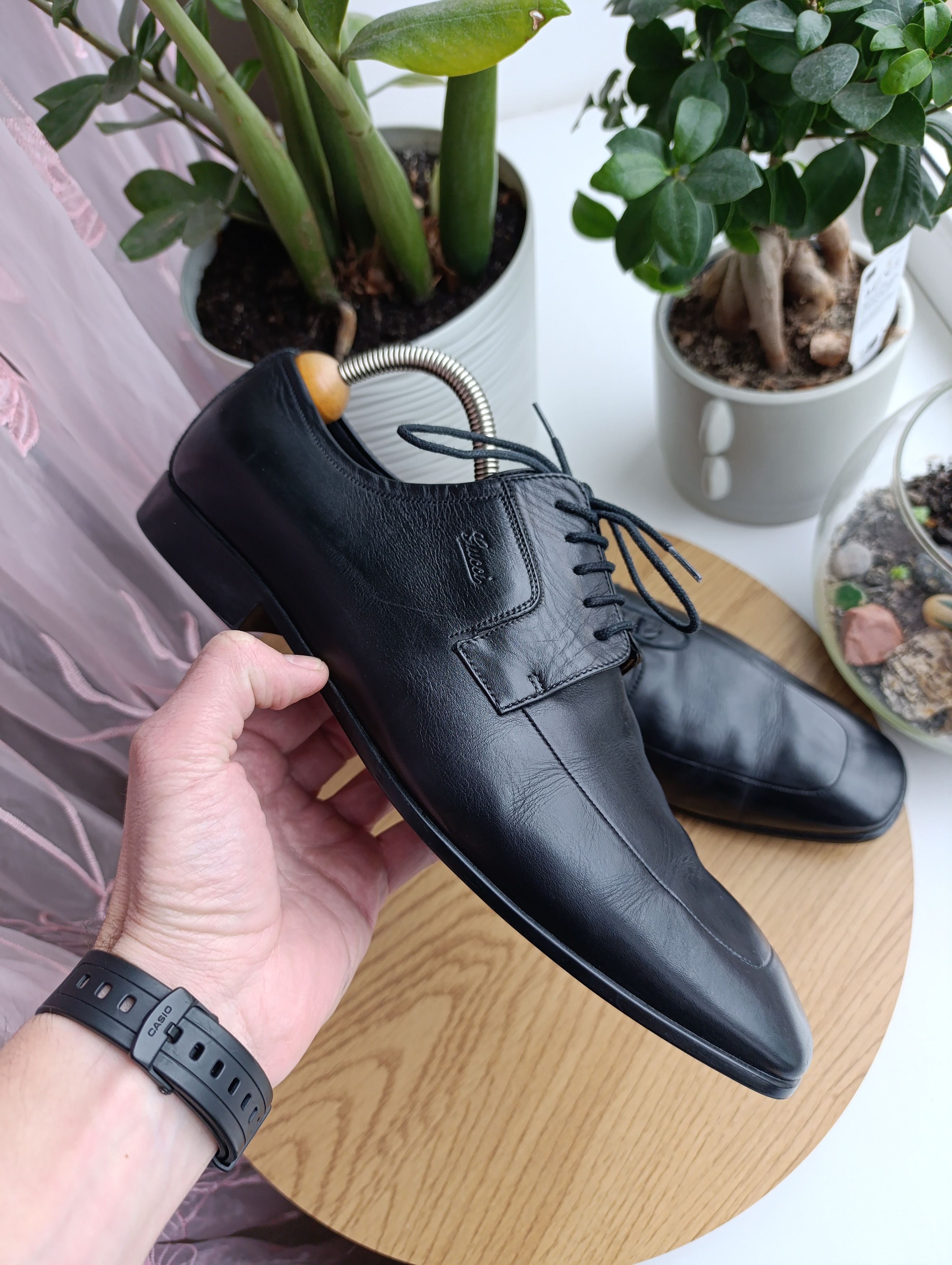Gucci Mens Black Calf Leather Oxfords Shoes (Size 9.5)