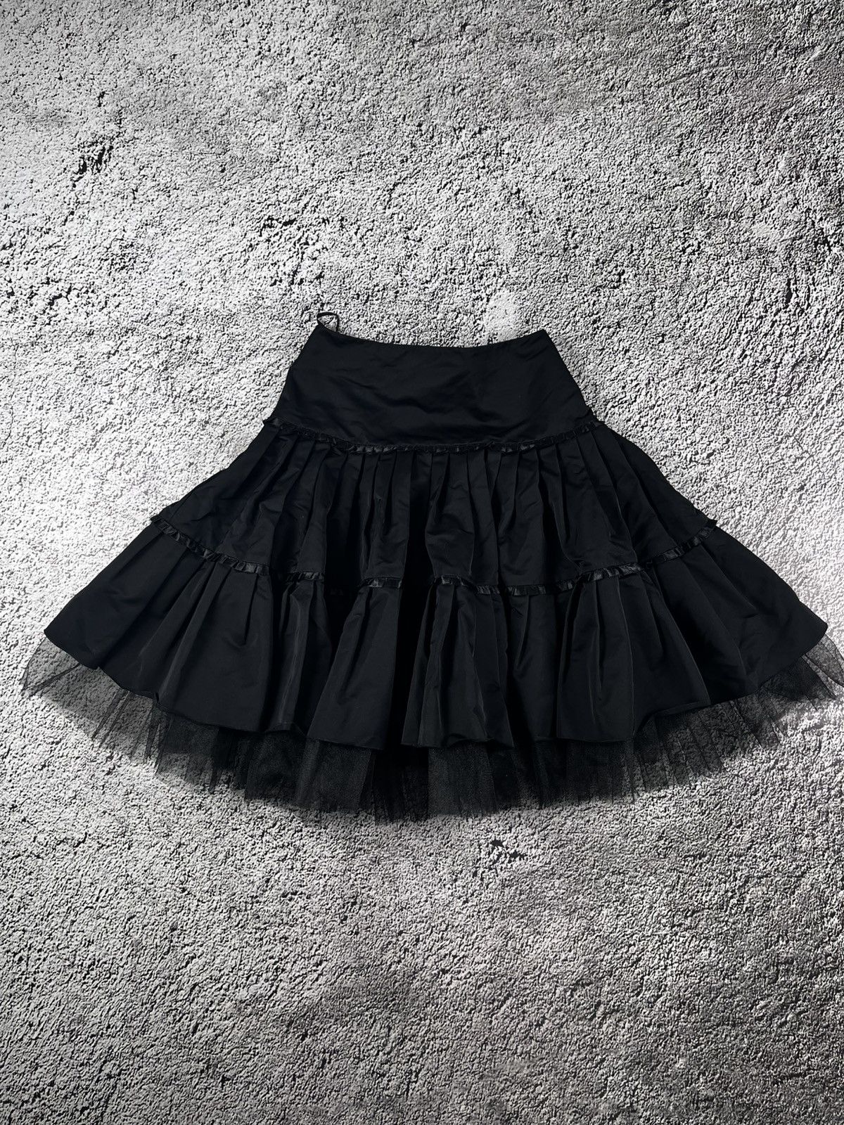 Japanese Brand Vintage Y2K mesh lush pleated midi skirt 00s gothic opium Size 30" / US 8 / IT 44 - 1 Thumbnail