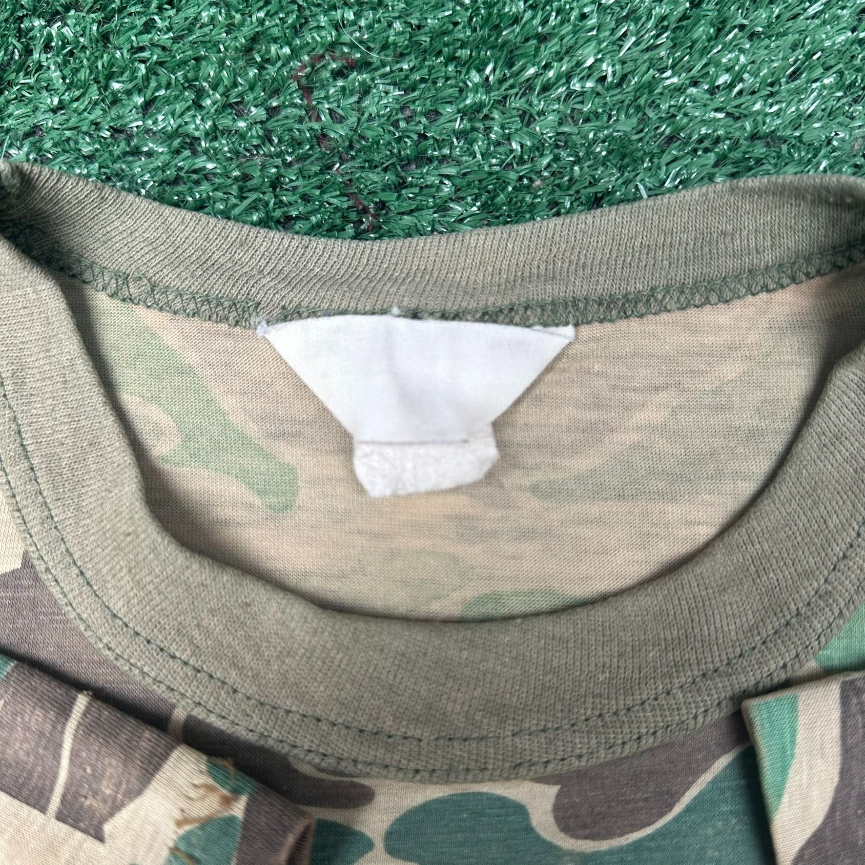 Vintage Vintage 80s Duxbak Duck Camo T-Shirt Paper Thin Single Stitc Size US M / EU 48-50 / 2 - 4 Thumbnail