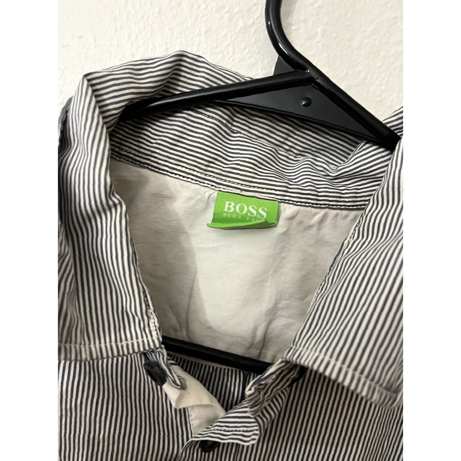 Vintage VINTAGE Boss Gray Striped Shirt Size L Mens Long Sleeve Spread Collar Embroidered Logo Size US L / EU 52-54 / 3 - 5 Thumbnail