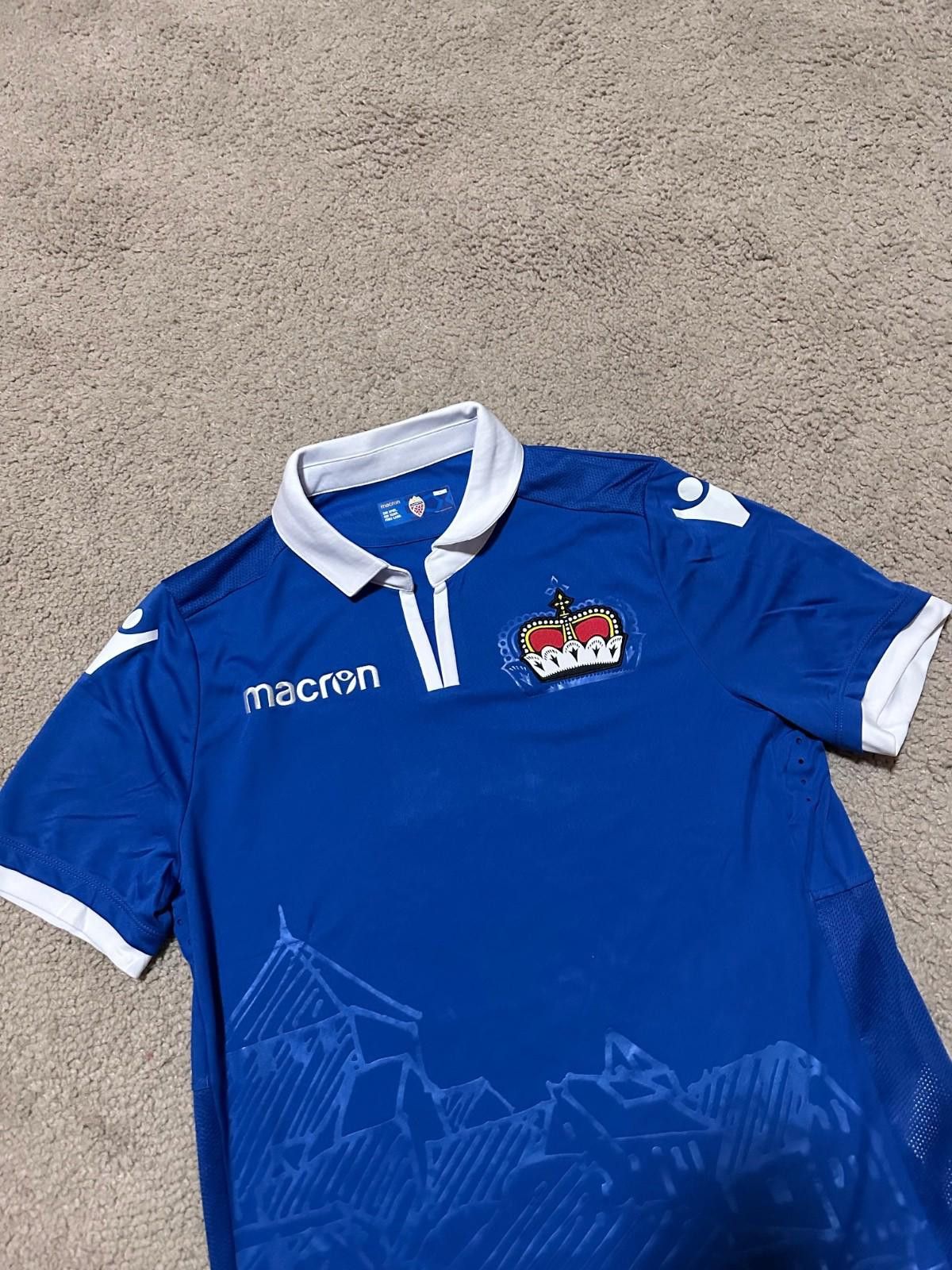 Macron LIECHTENSTEIN 2018/19 HOME FOOTBAL SHIRT SOCCER JERSEY sz M Size US M / EU 48-50 / 2 - 3 Thumbnail