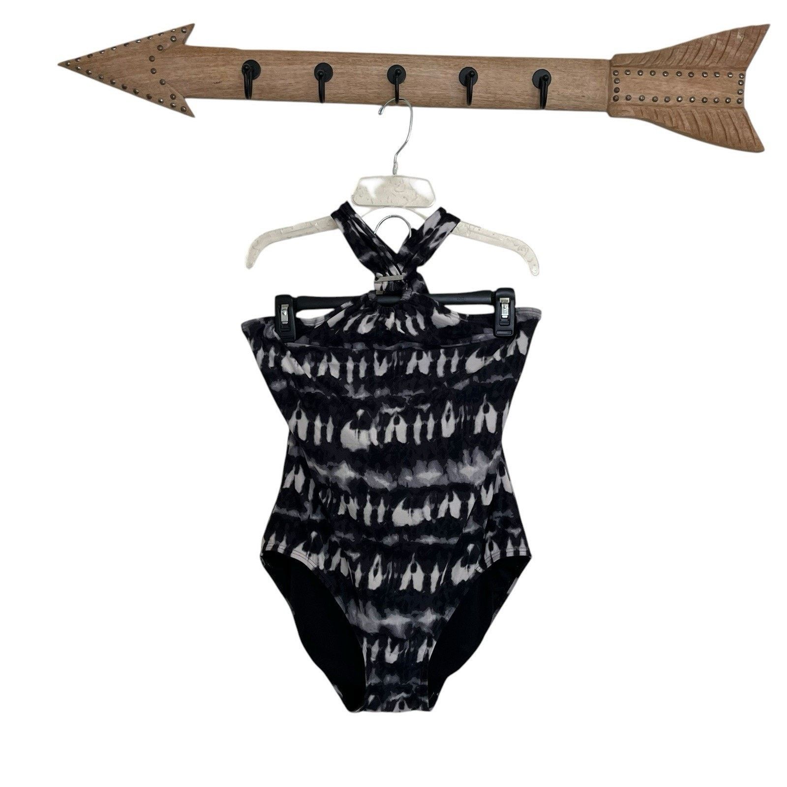 Michael Kors Michael Michael Kors | Wavy Stripe Halter One Piece Swimsuit Size XL / US 12-14 / IT 48-50 - 1 Thumbnail