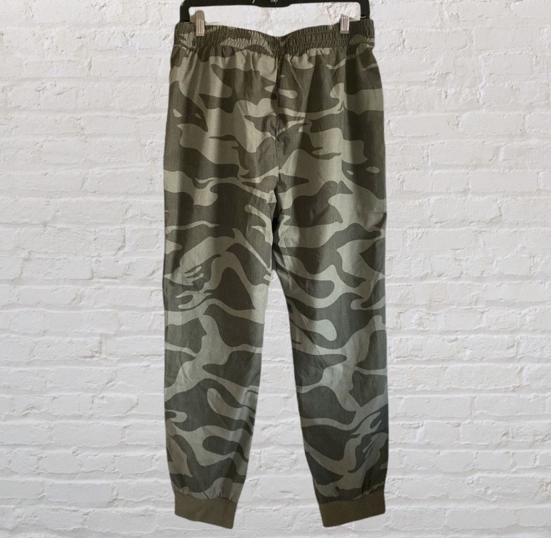 Other ARMY CAMO PRINT DRAWSTRING JOGGERS SZ L Size 32" / US 10 / IT 46 - 4 Thumbnail