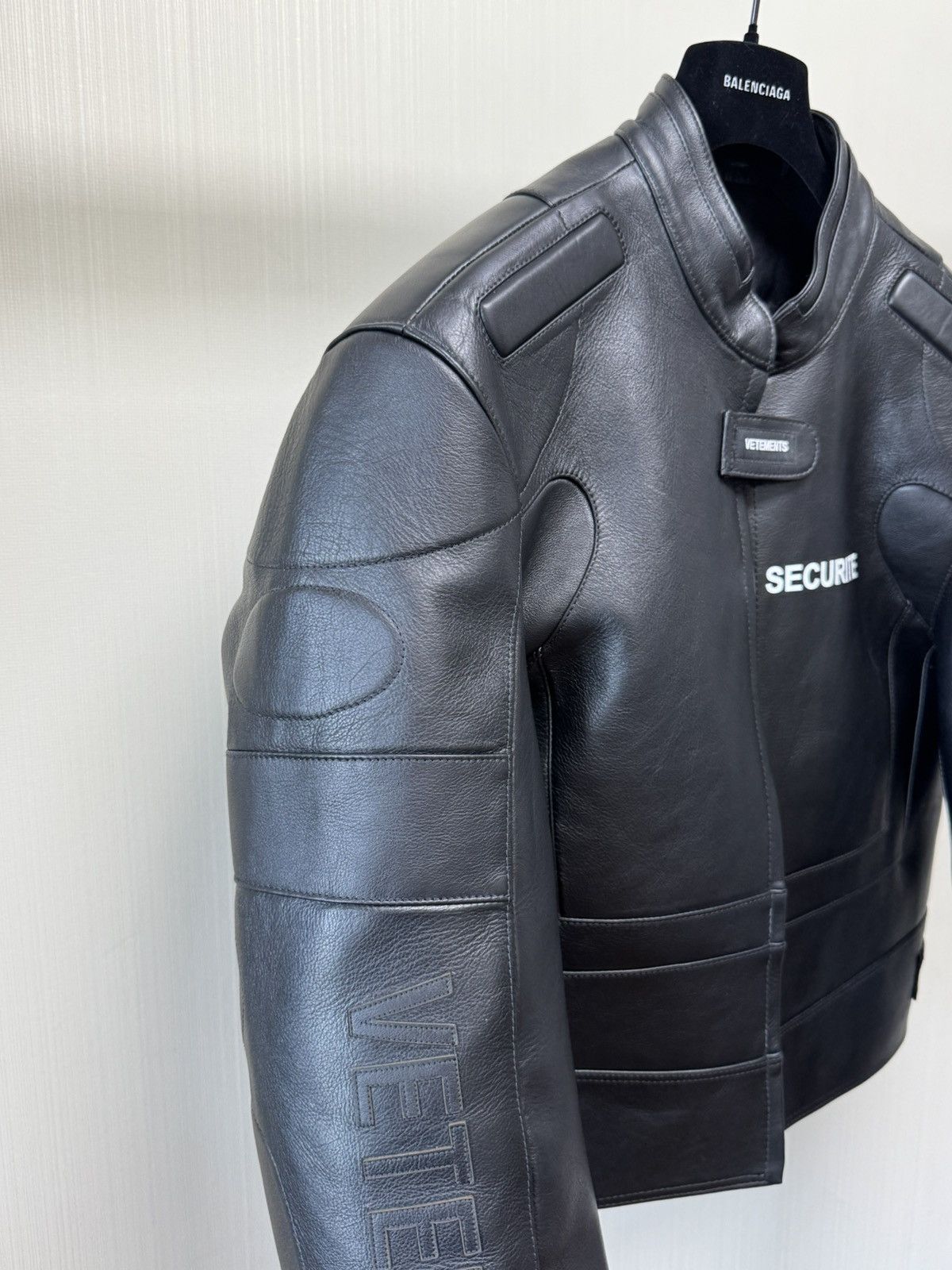 Vetements Vetements Security leather jacket Size US L / EU 52-54 / 3 - 5 Thumbnail