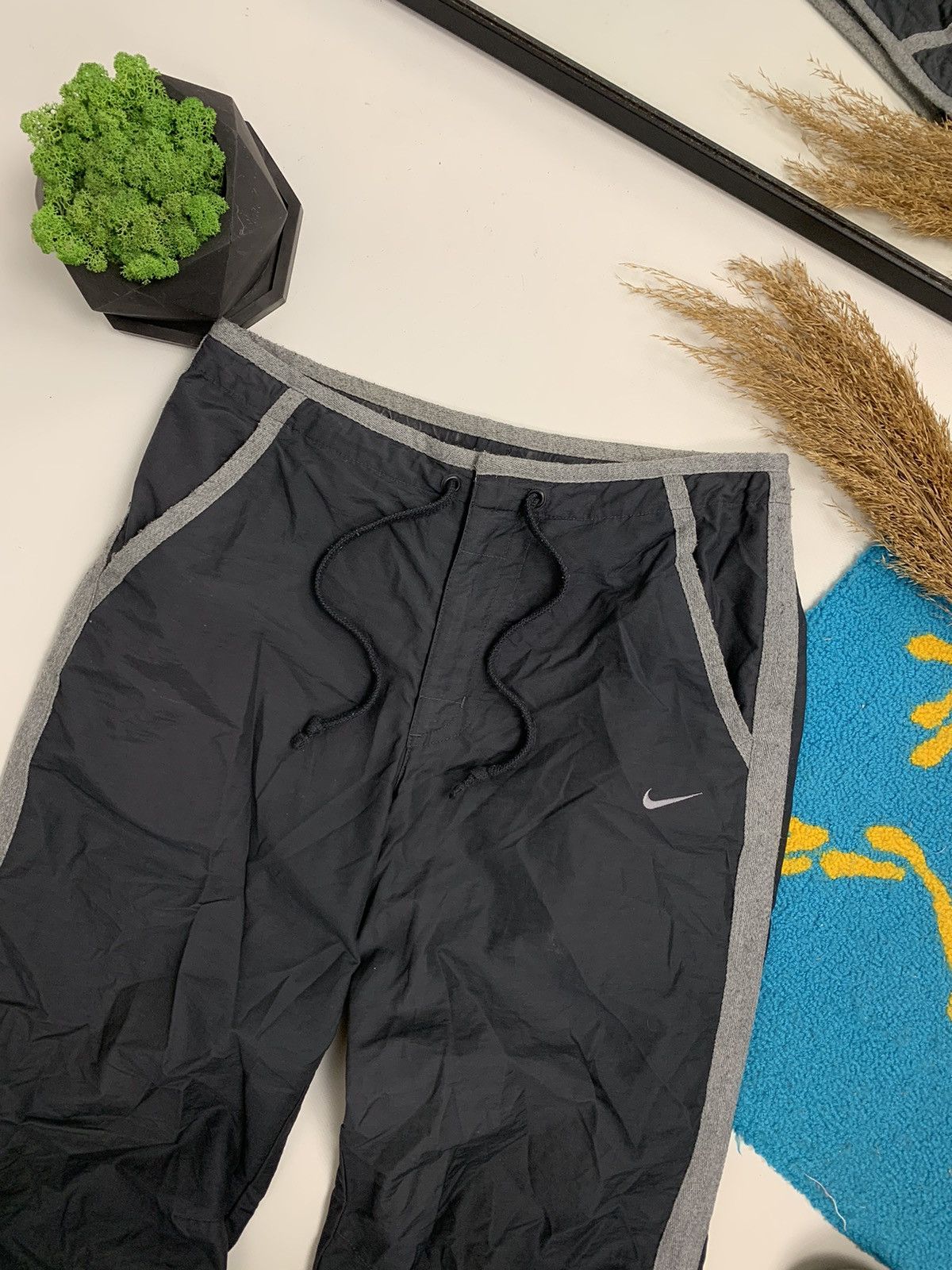 Nike × Vintage Vintage Nike 90’s Nylon Track Pant Size 28" / US 6 / IT 42 - 6 Thumbnail
