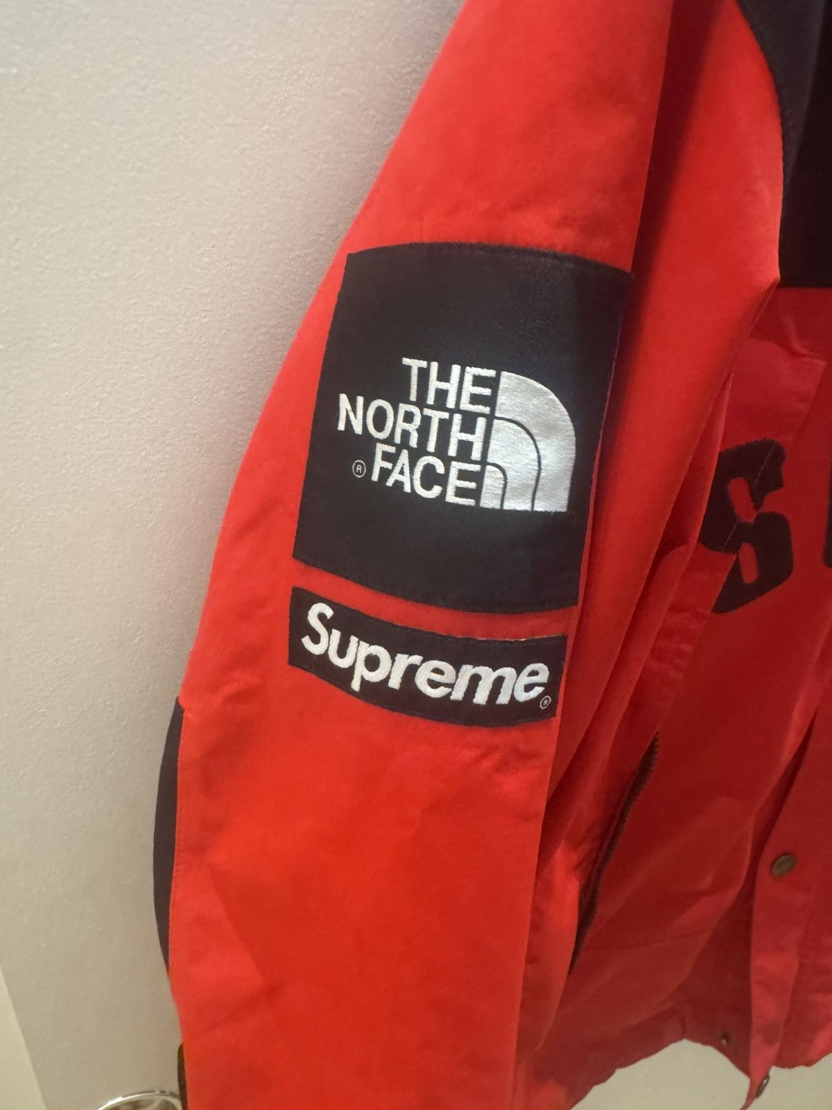 Supreme × The North Face Supreme TNF Arc Logo Mountain Parka Red Medium Size US M / EU 48-50 / 2 - 3 Thumbnail