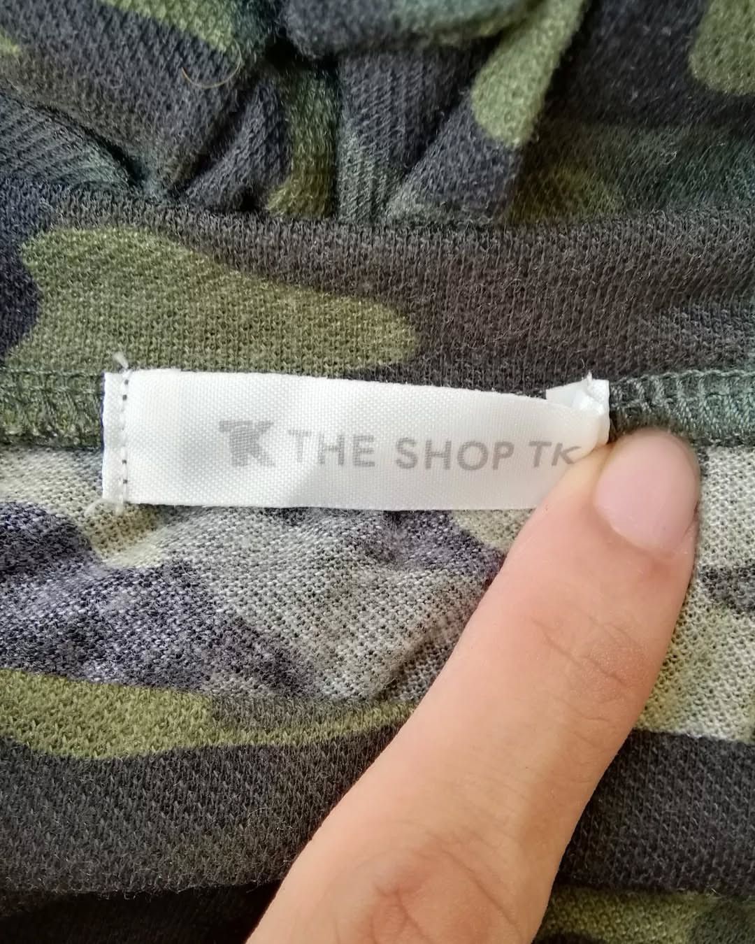 Japanese Brand × Takeo Kikuchi The Shop TK Takeo Kikuchi Camouflage Zip T-Shirt Size S / US 4 / IT 40 - 5 Thumbnail