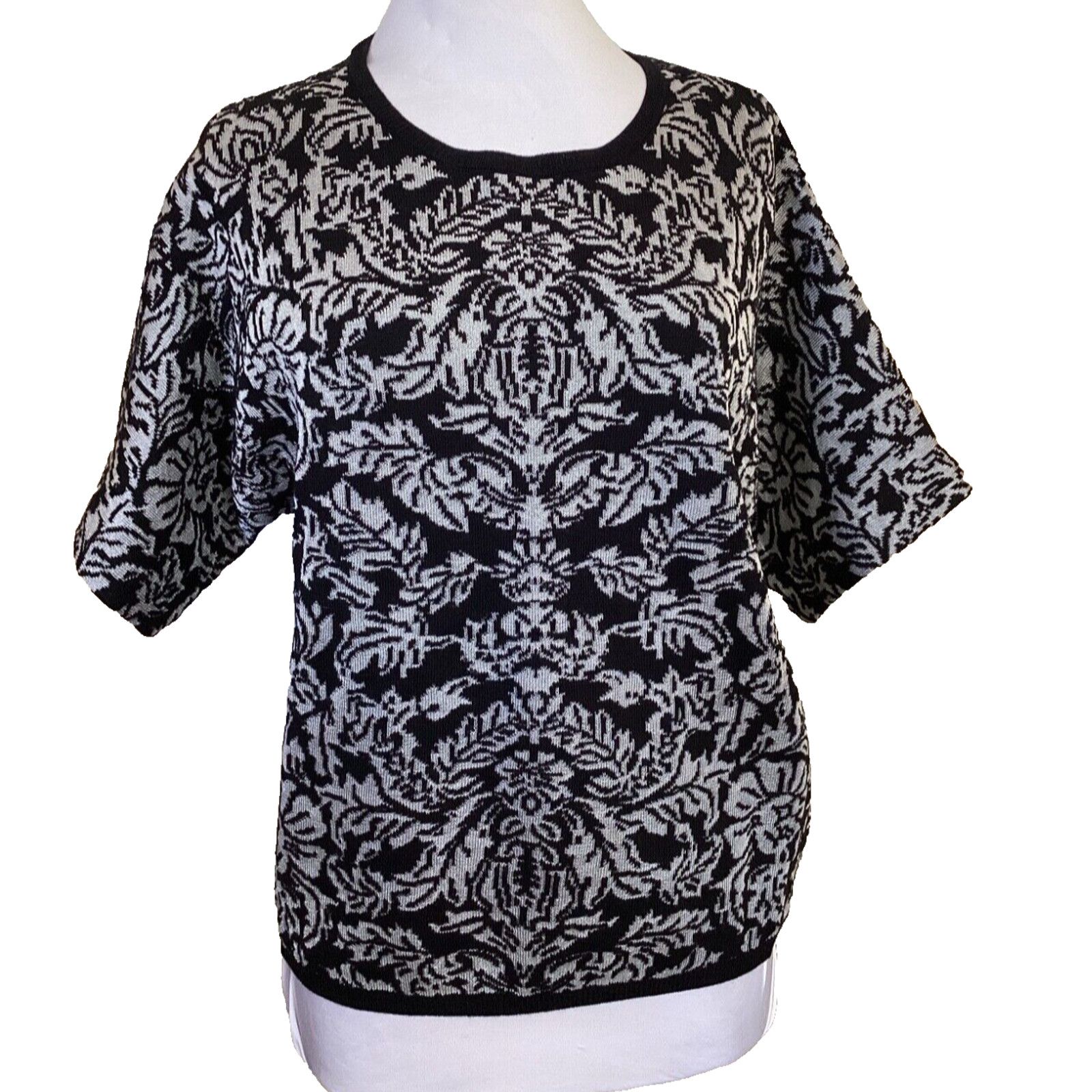 Calvin Klein CALVIN KLEIN SILVER METALLIC BLACK FLORAL SWEATER - NWT SZ L Size L / US 10 / IT 46 - 1 Thumbnail