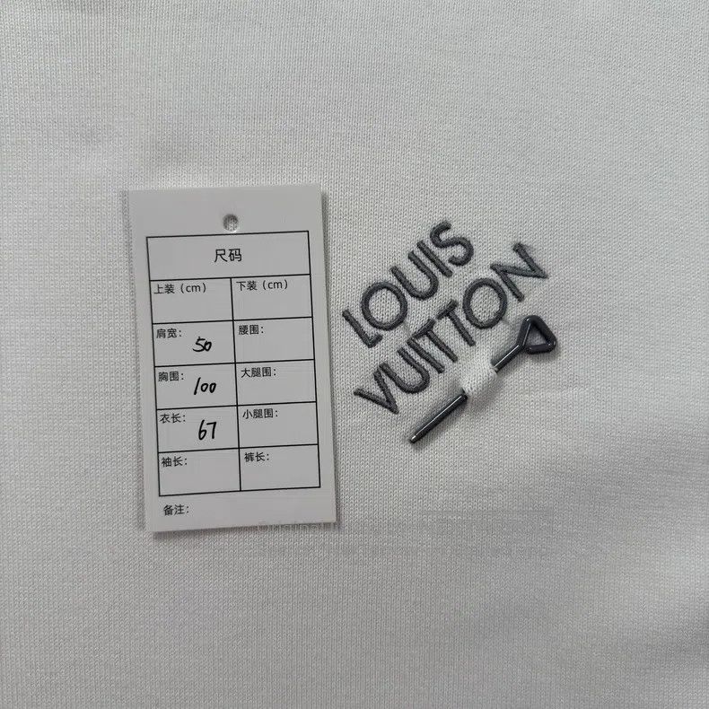 Louis Vuitton Louis Vuitton White Pin Short Sleeve Size US XS / EU 42 / 0 - 5 Thumbnail
