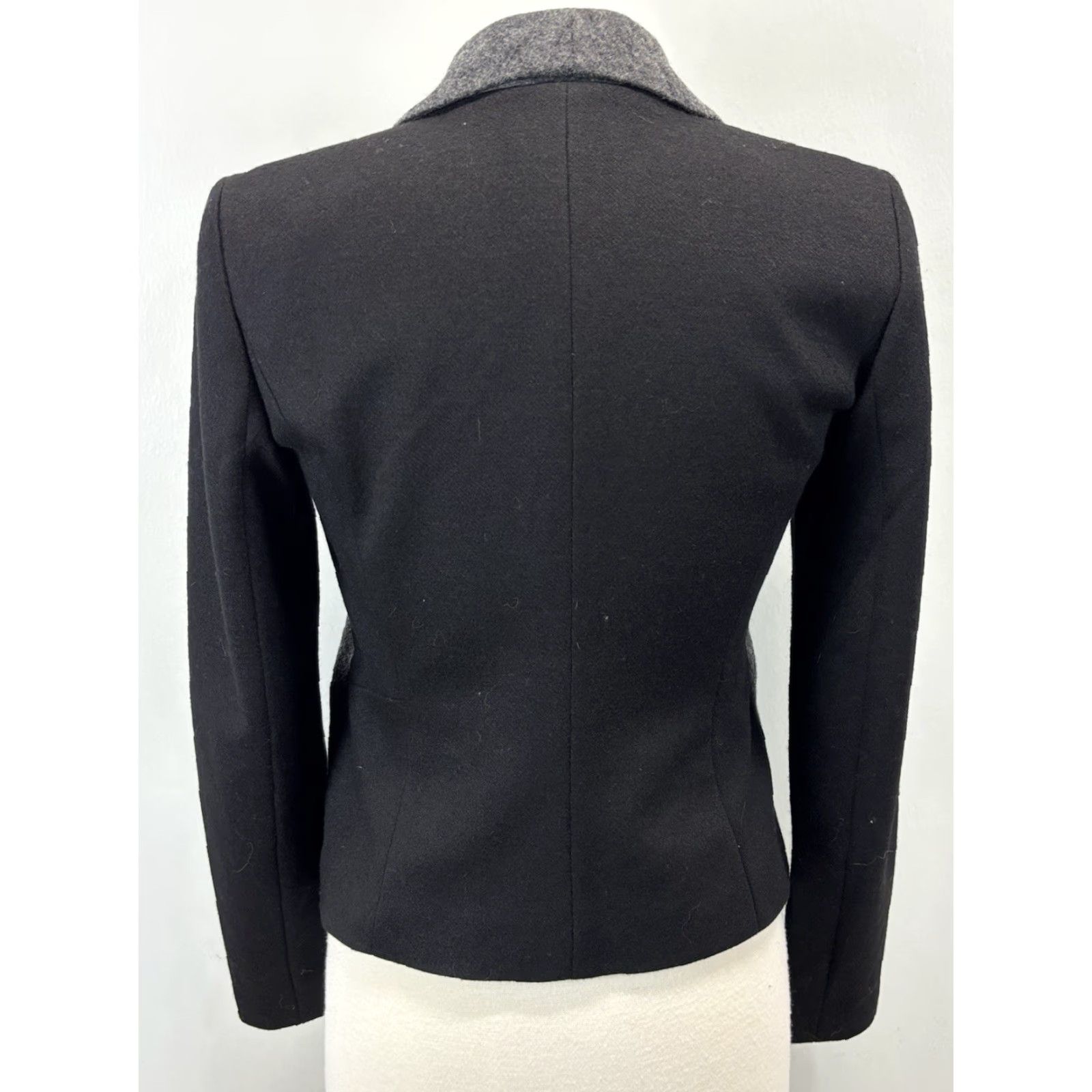 Ann Taylor Ann Taylor Blazer Women Size 2 Black Grey Wool Blend Open Front Colorblock Two-Tone Womens Size XS / US 0-2 / IT 36-38 - 3 Thumbnail