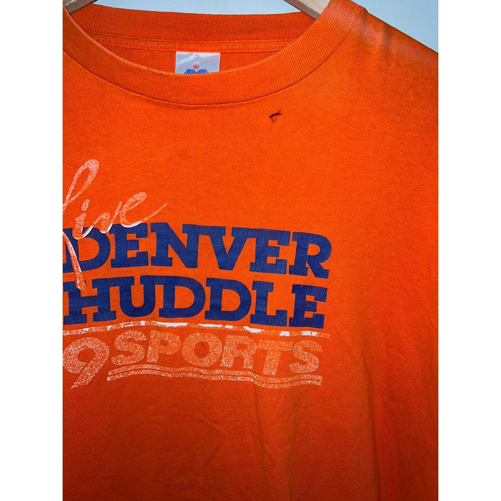 Vintage Vintage Denver Broncos Shirt Huddle 9 Sports Live NFL Tee XL Size US XL / EU 56 / 4 - 3 Thumbnail