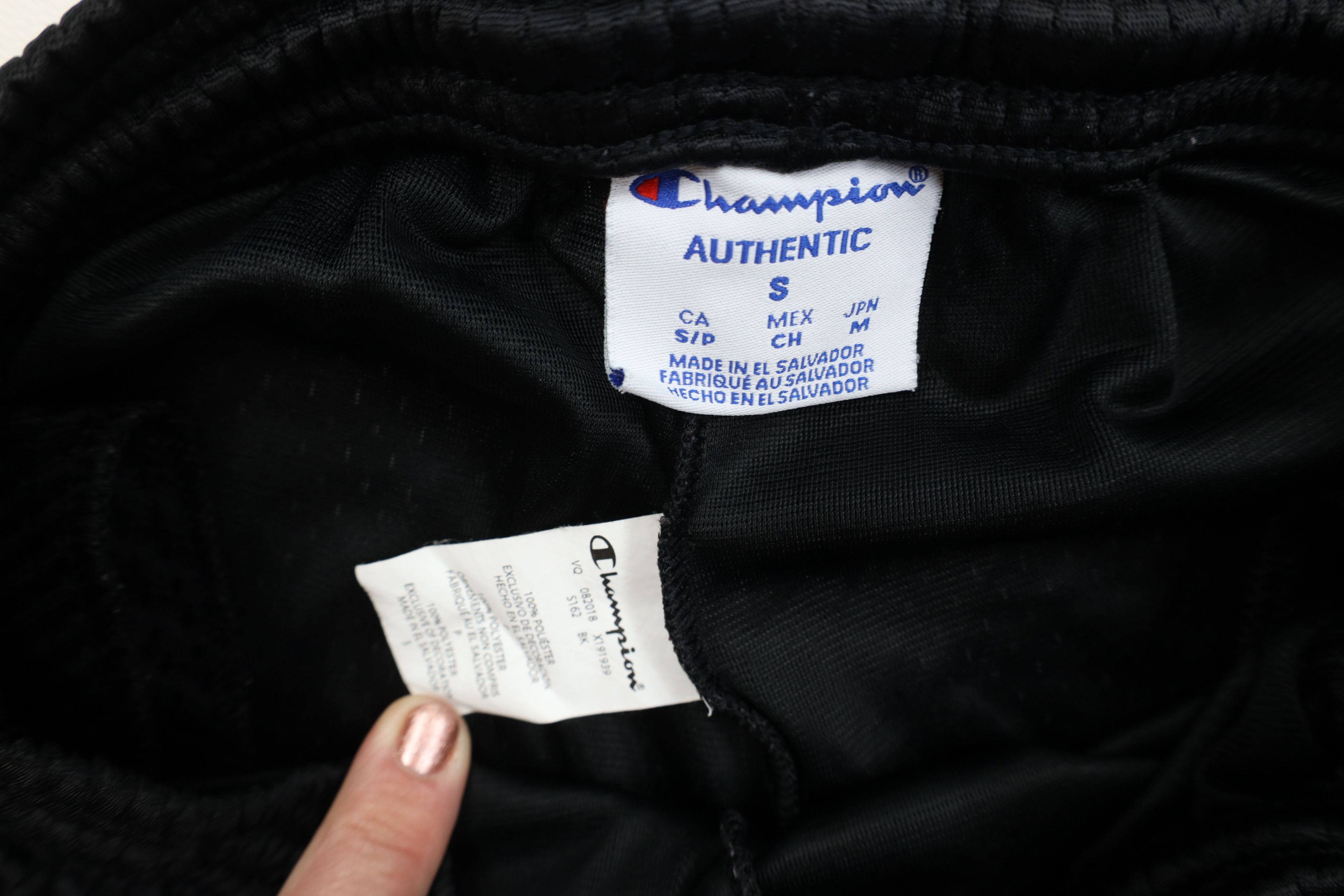 Champion Vintage Champion Logo Mesh Above Knee Shorts Black Polyester Size US 30 / EU 46 - 7 Thumbnail
