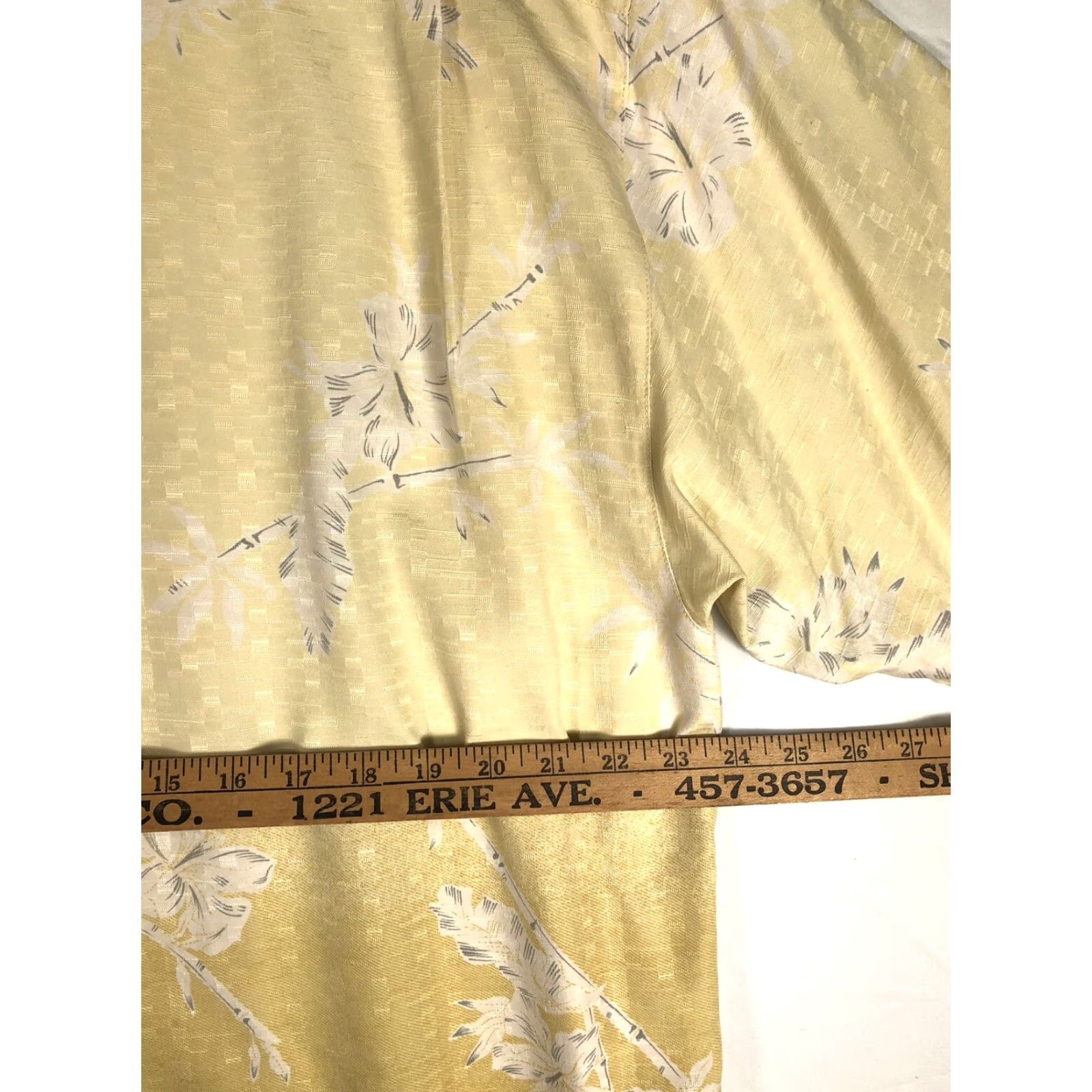 Tommy Bahama VINTAGE Tommy Bahama Shirt Men’s XL Hawaiian Yellow Gradient Floral Camp Button-Up Silk Short Sleeve Men Womens? Size US XL / EU 56 / 4 - 7 Thumbnail