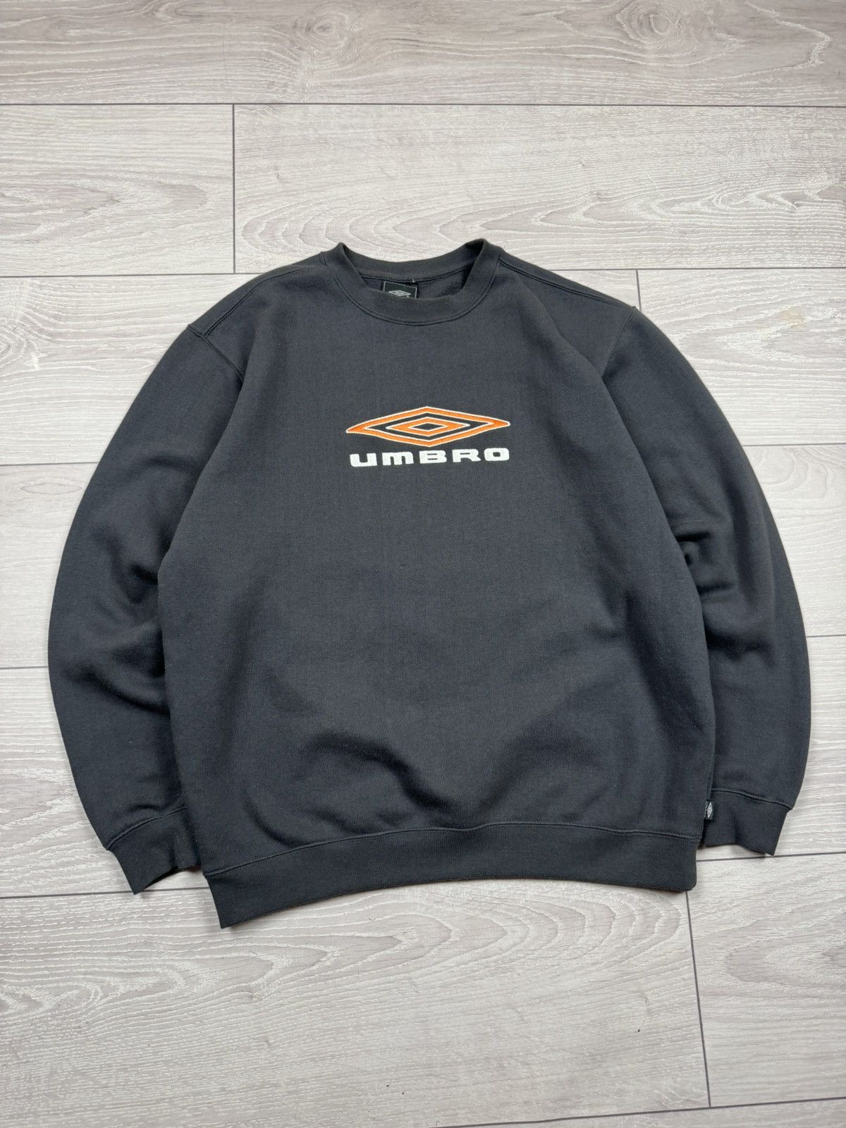 Umbro Vintage 00s Umbro Big Logo Sweatshirt Y2K L size Size US L / EU 52-54 / 3 - 1 Thumbnail