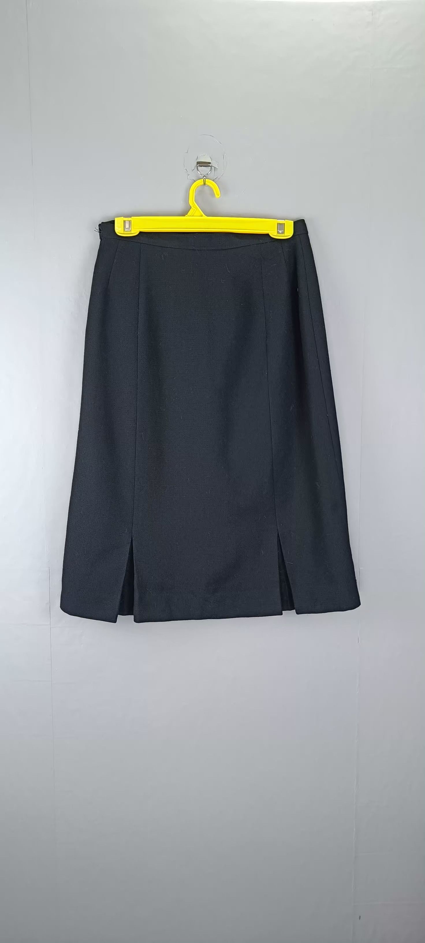 Nina Ricci NINA RICCI PLAIN MIDI SKIRT France fabric Size 34" / US 12 / IT 48 - 3 Thumbnail
