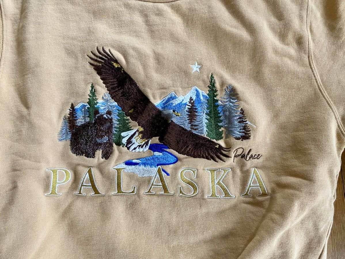 Palace Palace Palaska EMB Crew Size US M / EU 48-50 / 2 - 3 Thumbnail