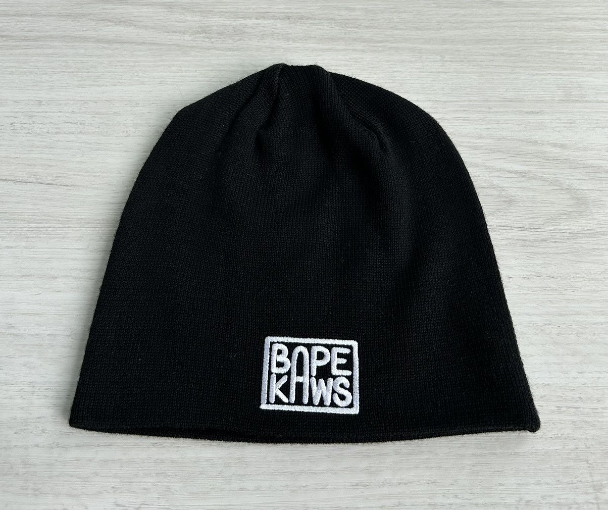 Bape × Kaws VERY RARE OG 2006 A BATHING APE X KAWS SWARVOSKI BEANIE Size ONE SIZE - 5 Thumbnail