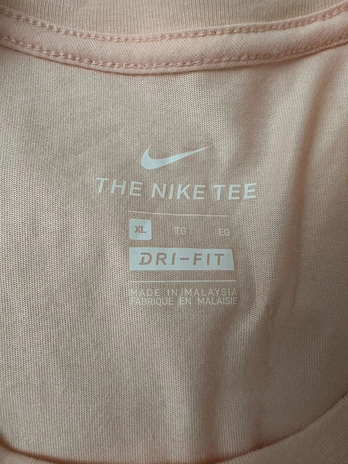 Nike NIKE SB PINK LOGO T-SHIRT SIZE XL TEE COTTON DRI FIT Size US XL / EU 56 / 4 - 3 Thumbnail