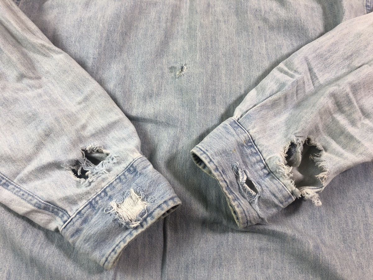 Gap × Vintage Vintage 90s Gap Light Wash Made in USA Distressed Shirt Size US M / EU 48-50 / 2 - 9 Thumbnail