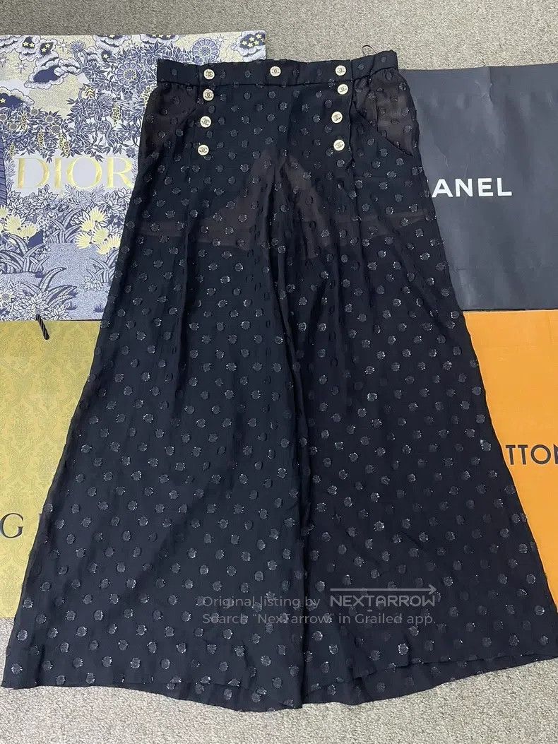 Chanel Chanel 23S black buttoned silk wide-leg trousers Size 26" / US 2 / IT 38 - 1 Thumbnail