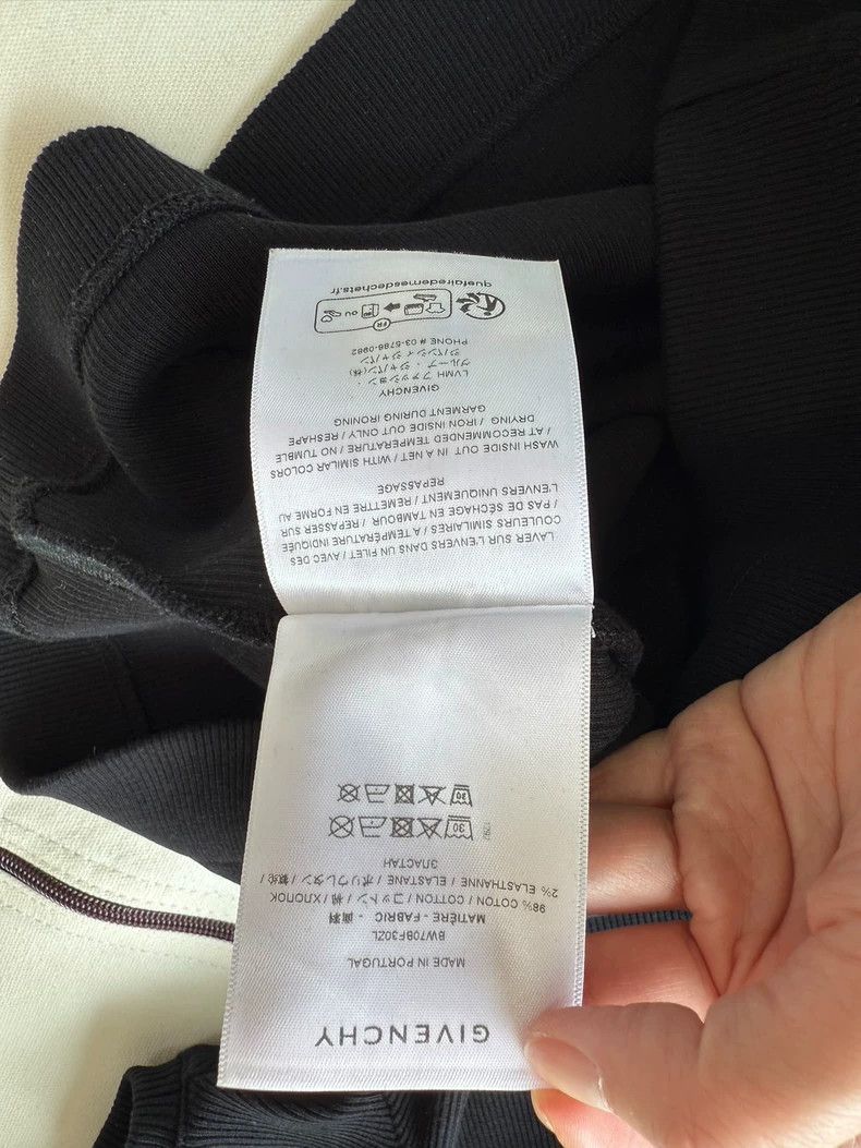 Givenchy Givenchy Short-sleeved shirt, classic style T-shirt with n Size US M / EU 48-50 / 2 - 7 Thumbnail