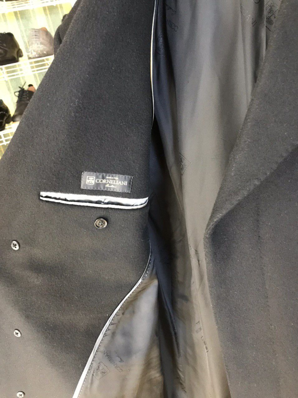 Corneliani Corneliani 10/10 condition M-L 50 SIZE Size US L / EU 52-54 / 3 - 9 Thumbnail