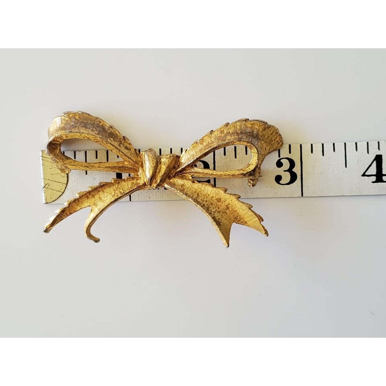 Other Vintage Gold-tone Ribbon Brooch Pin Size ONE SIZE - 4 Thumbnail