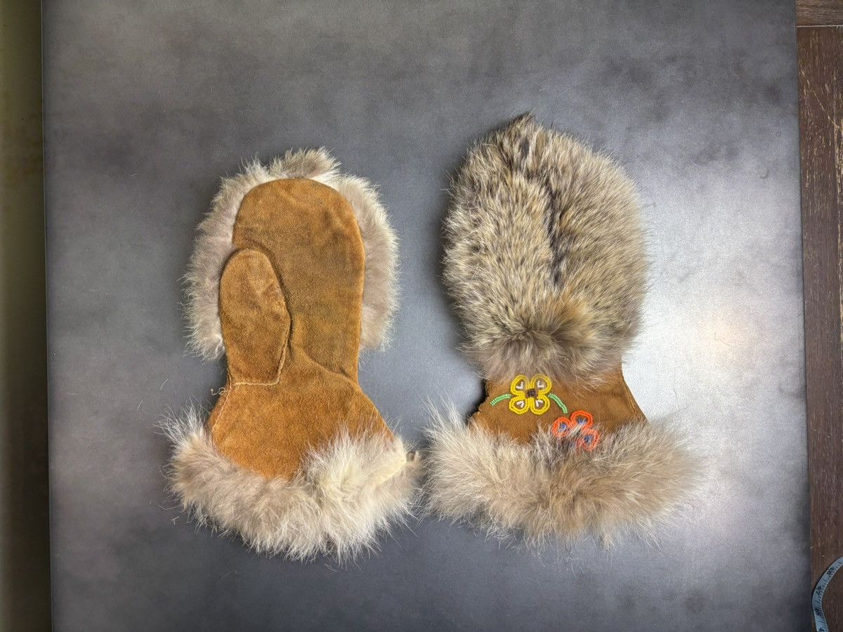 Native × Vintage Vintage Fur Mittens Beaded Gauntlets Indigenous American USA Size ONE SIZE - 18 Thumbnail