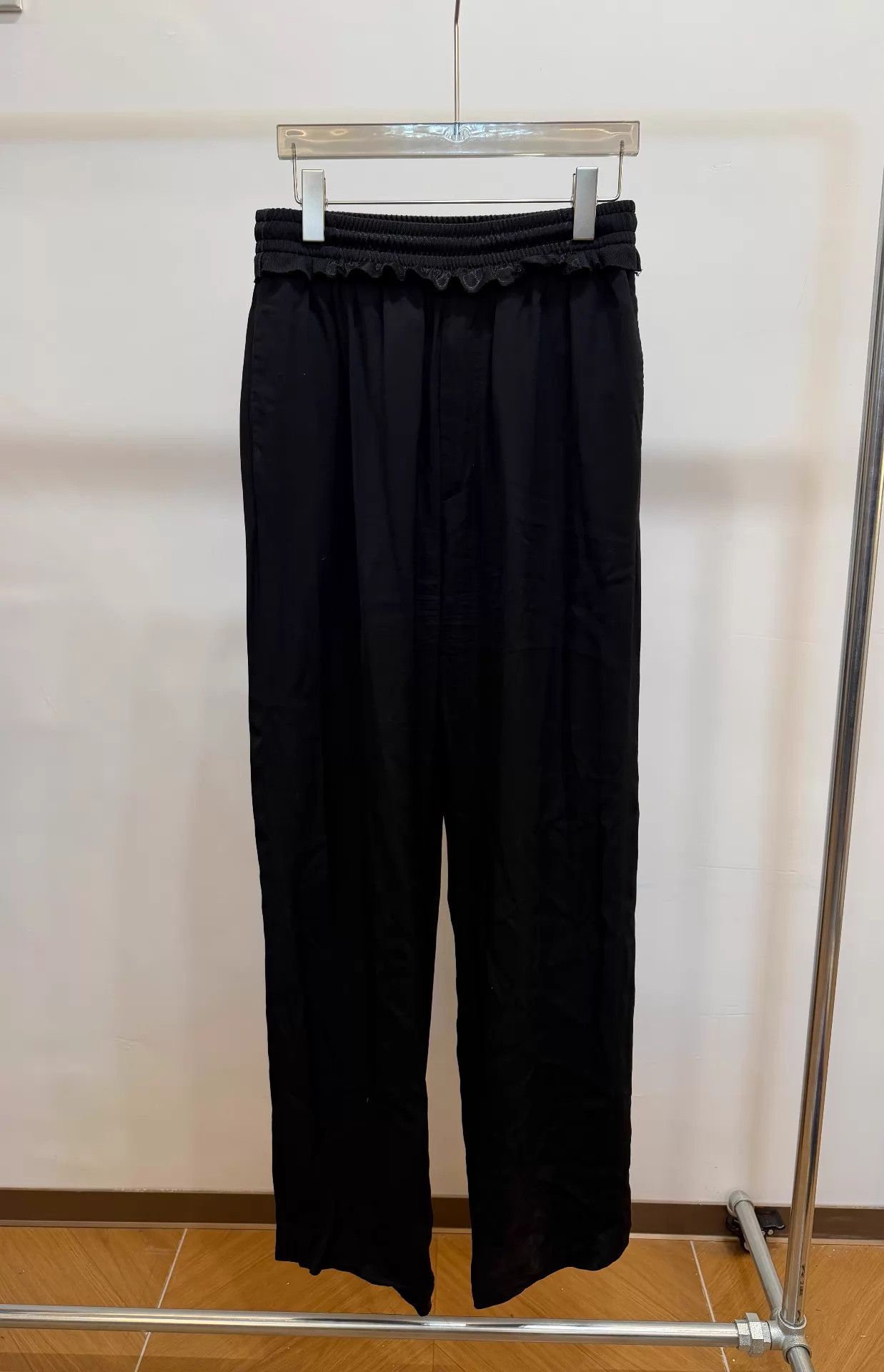 Balenciaga Balenciaga Black Elastic Waist Pleated Straight Pants 44 Size US 28 / EU 44 - 1 Thumbnail