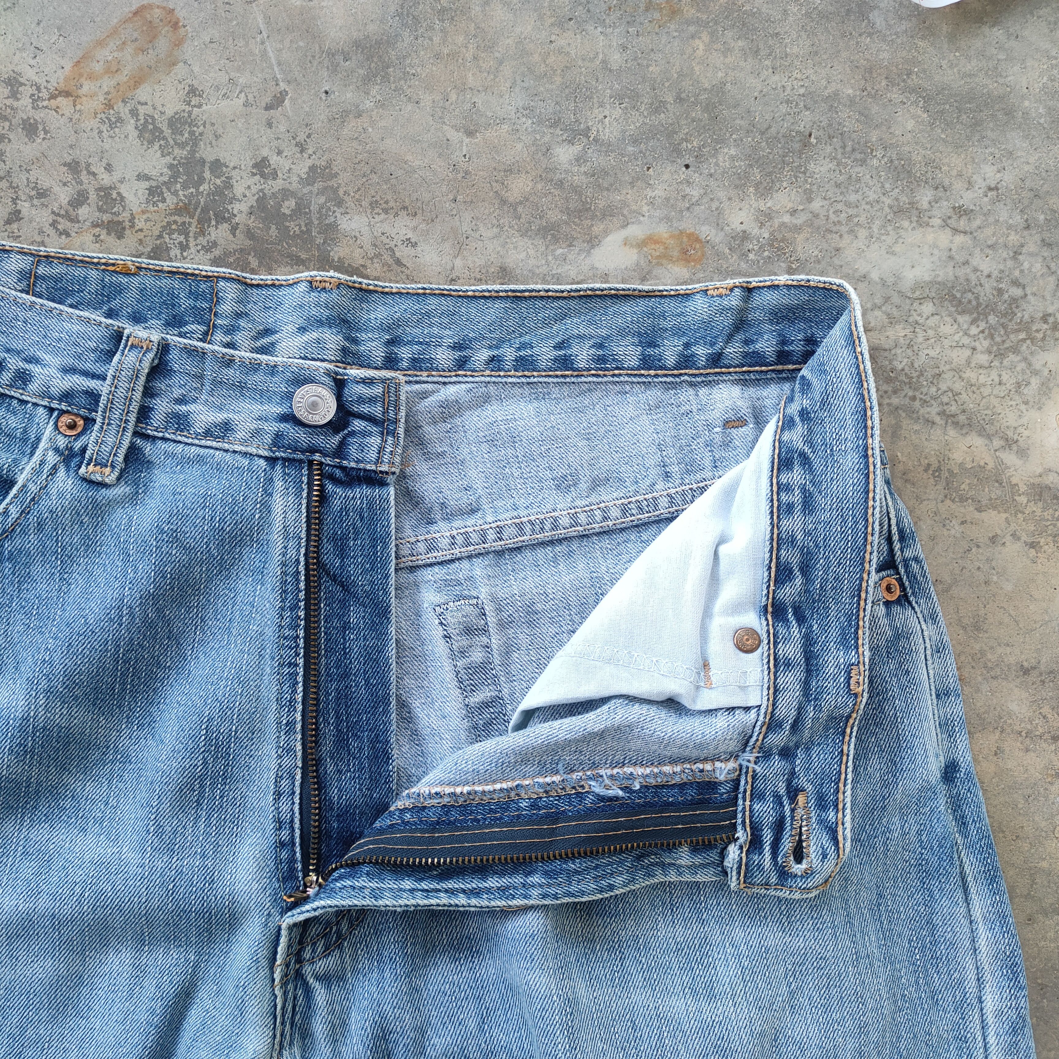 Levi's # LEVI'S 528 VINTAGE DISTRESSED FADED JEANS PANTS Size US 34 / EU 50 - 8 Thumbnail